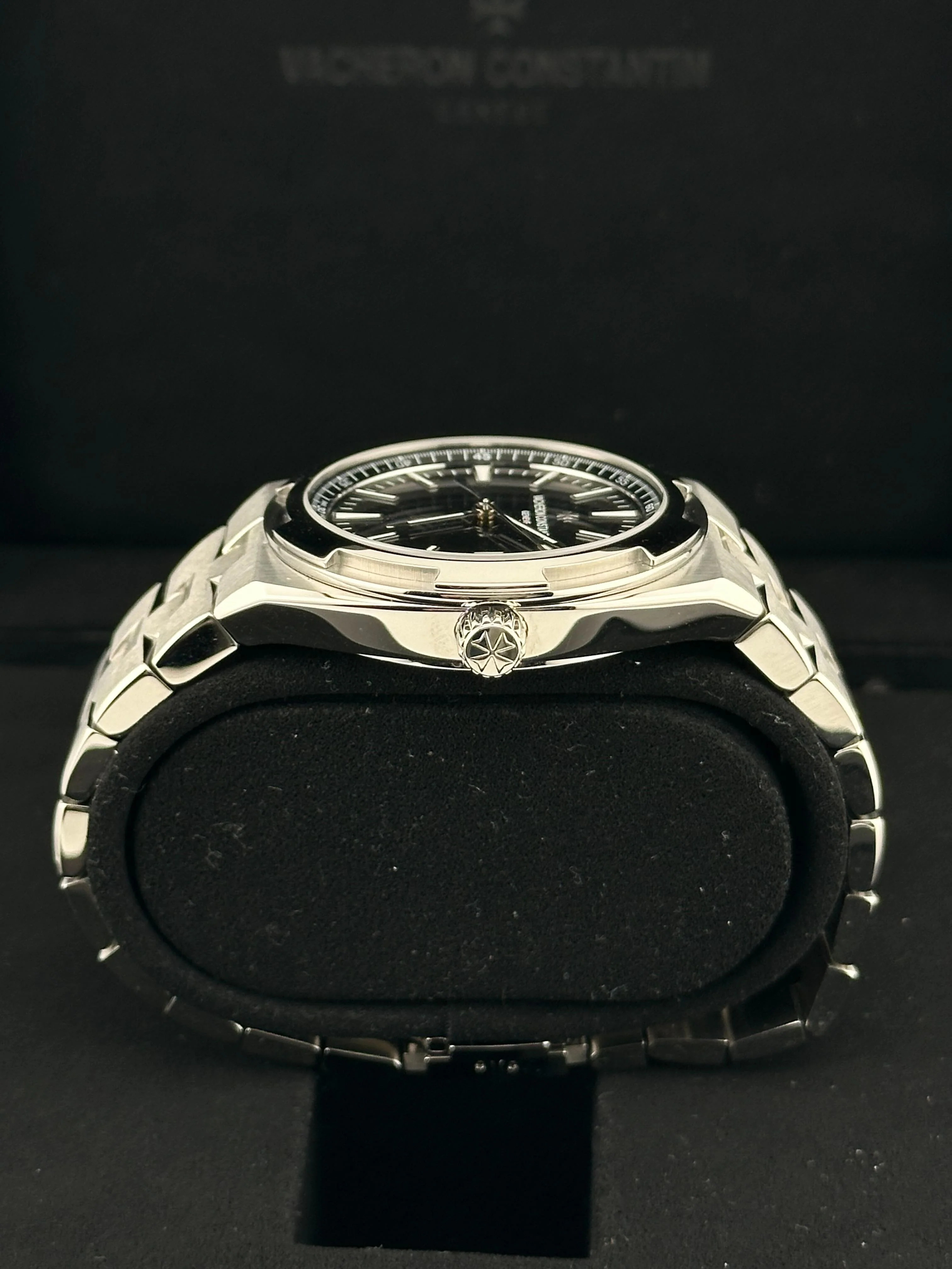 Vacheron Constantin Overseas 4500V/110A-B483 Steel Black Dial