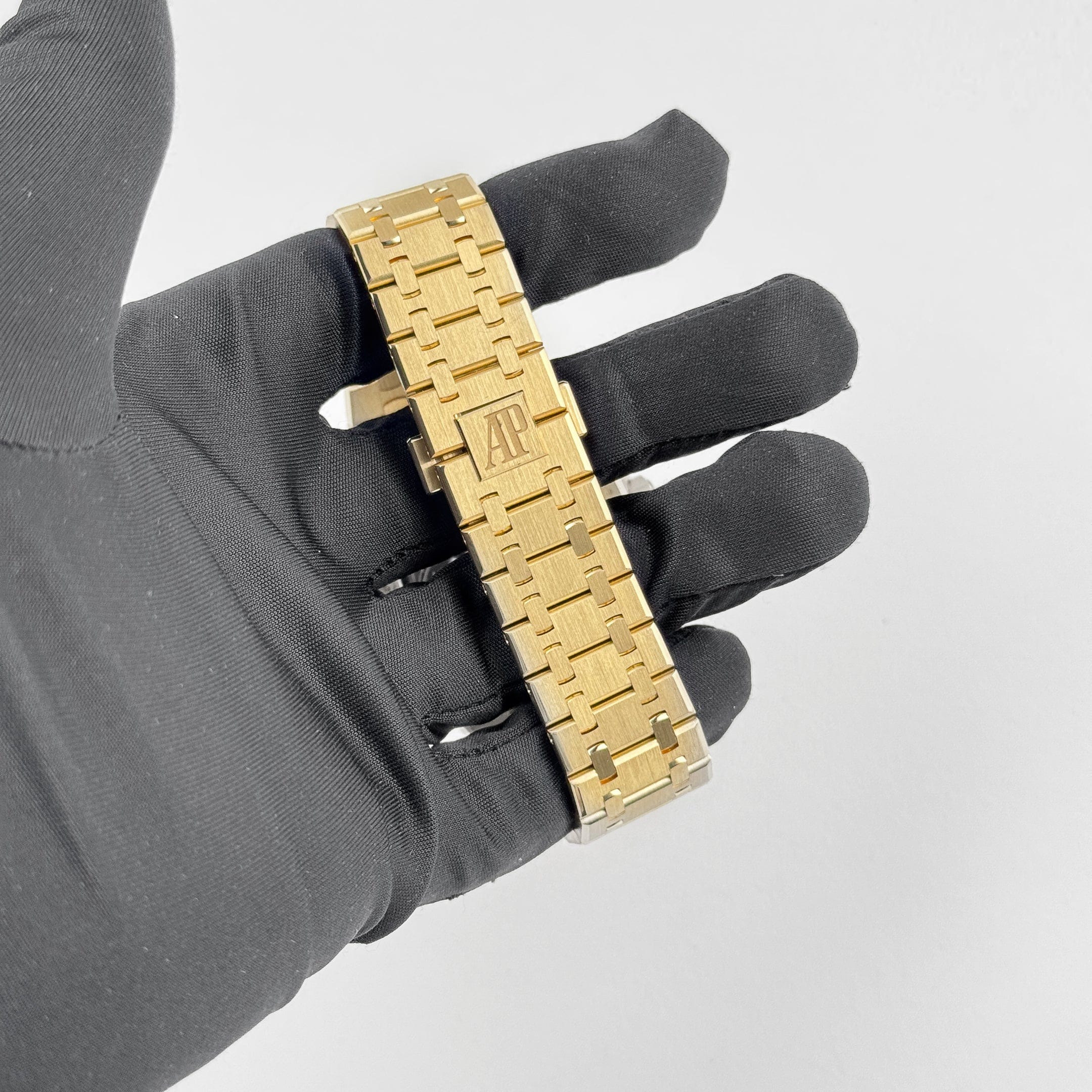 Audemars Piguet Royal Oak Chronograph 26240BA.OO.1320BA.01 '1017 ALYX 9SM' Yellow Gold Limited Edition of 202 (2023)