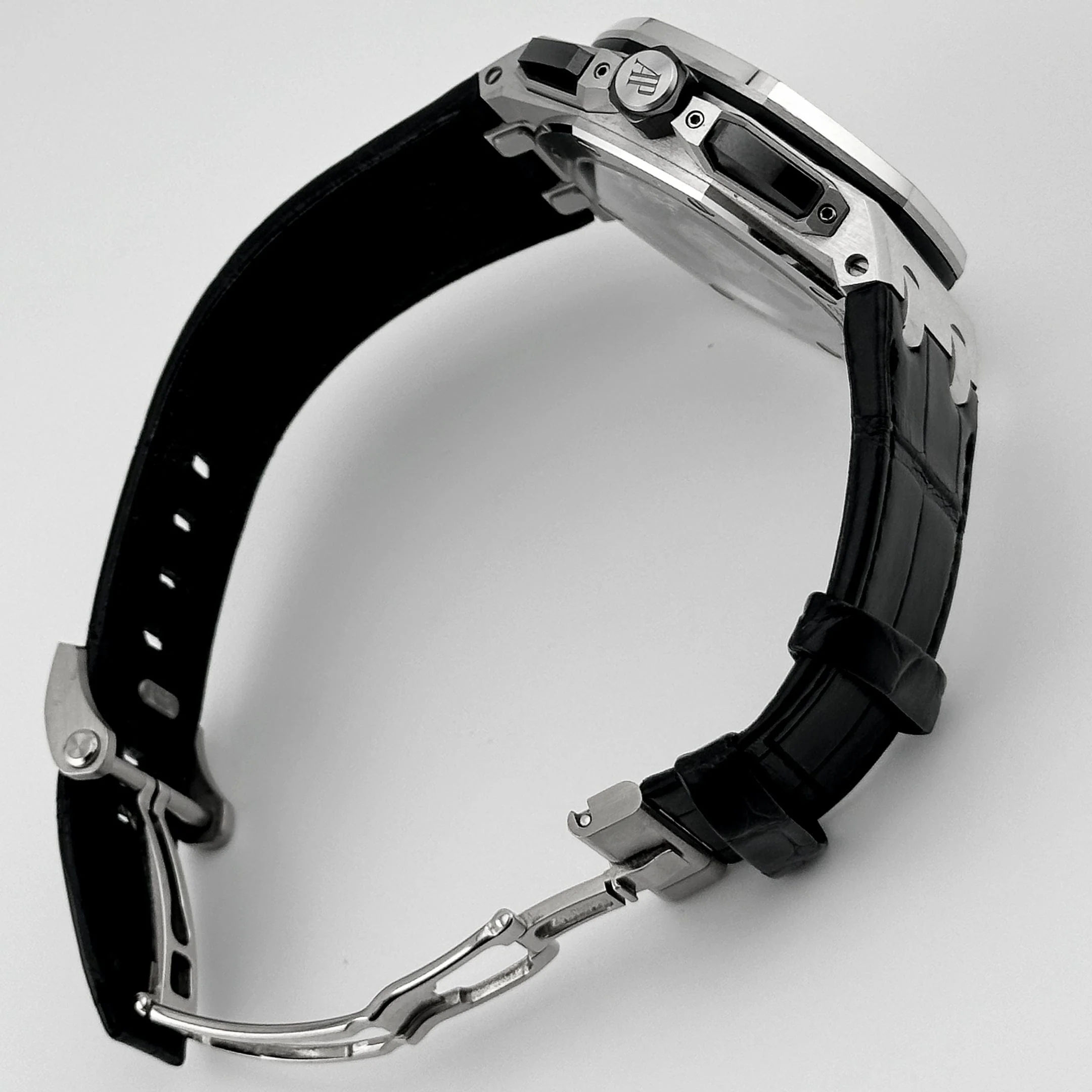 Audemars Piguet Royal Oak Offshore 26424BC.ZZ.D002CA.01 Chronograph White Gold Black Dial Diamond Bezel (2024)