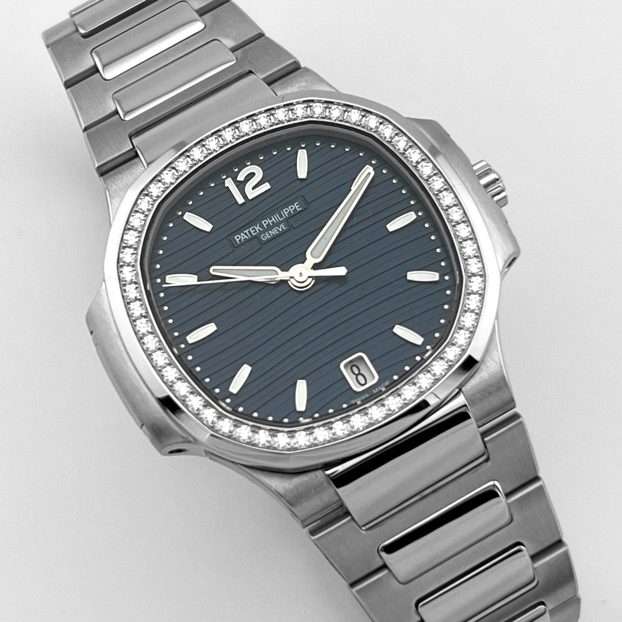 Patek Philippe Nautilus 7118/1200A-001 'Ladies' Blue Dial Diamond Bezel (2022)