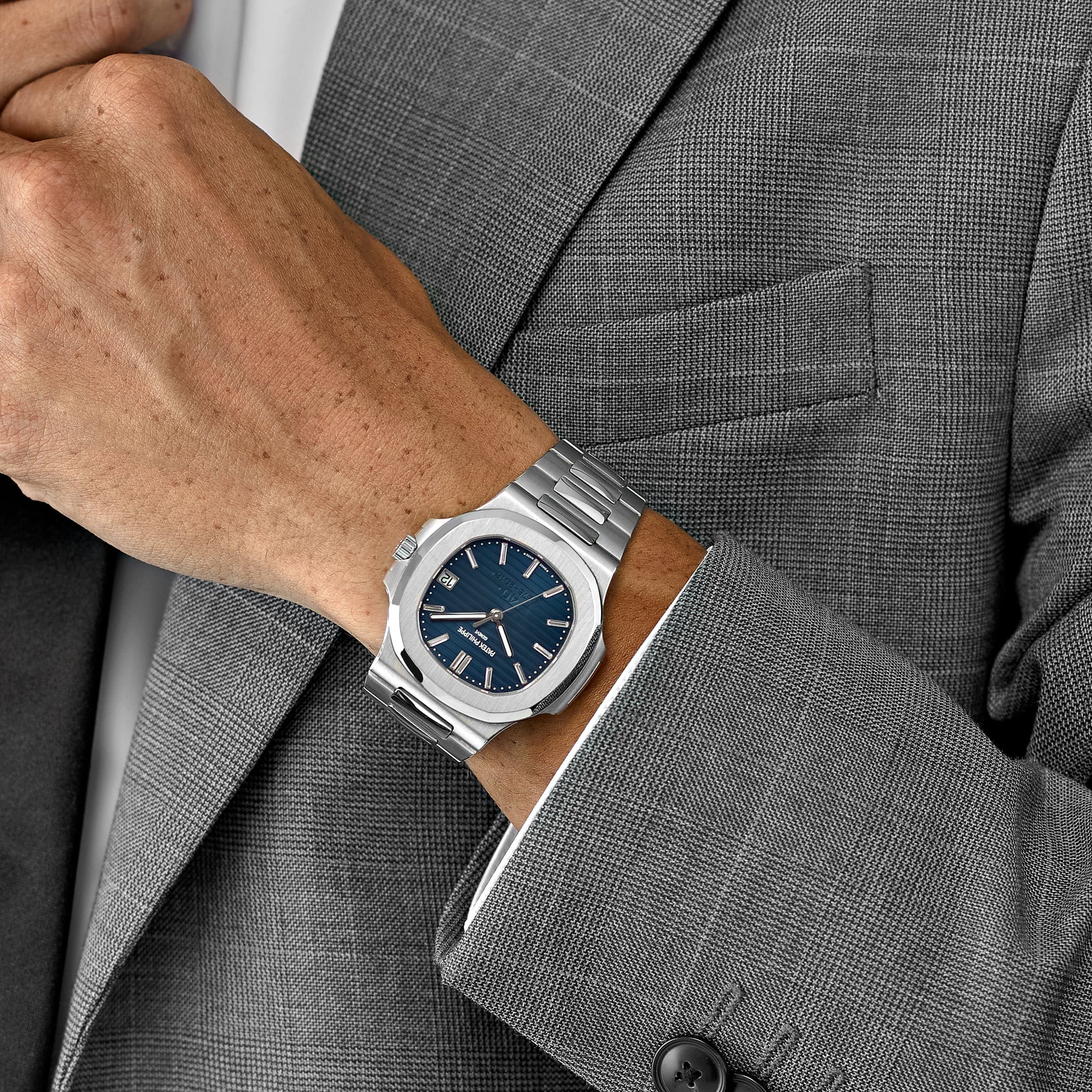 Patek Philippe Nautilus 5711/1P-001 40th Anniversary Platinum Blue Diamond Dial Limited Edition