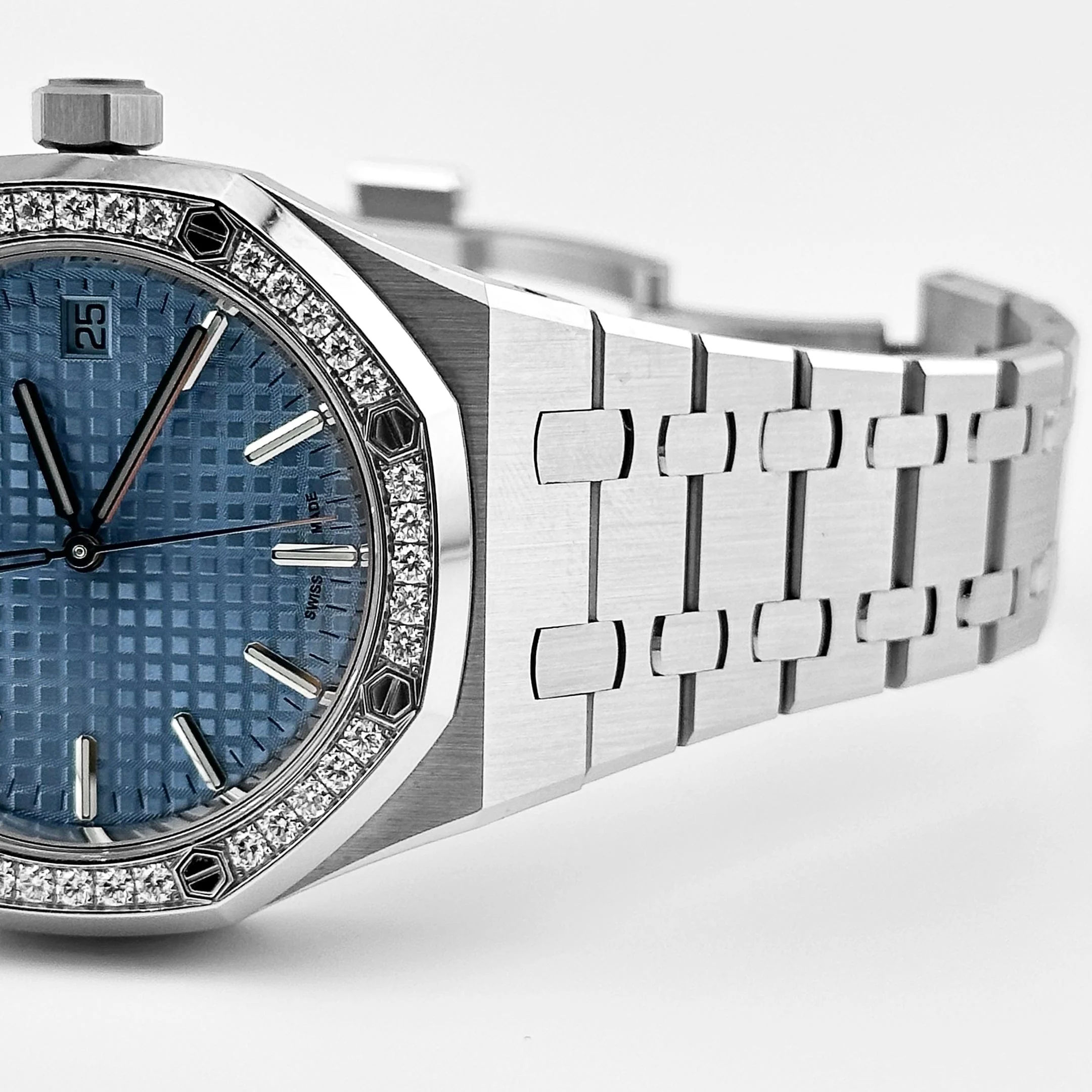 Audemars Piguet Royal Oak 15551ST.ZZ.1356ST.04 Selfwinding Stainless Steel Ice Blue Dial Diamond Bezel (2024)