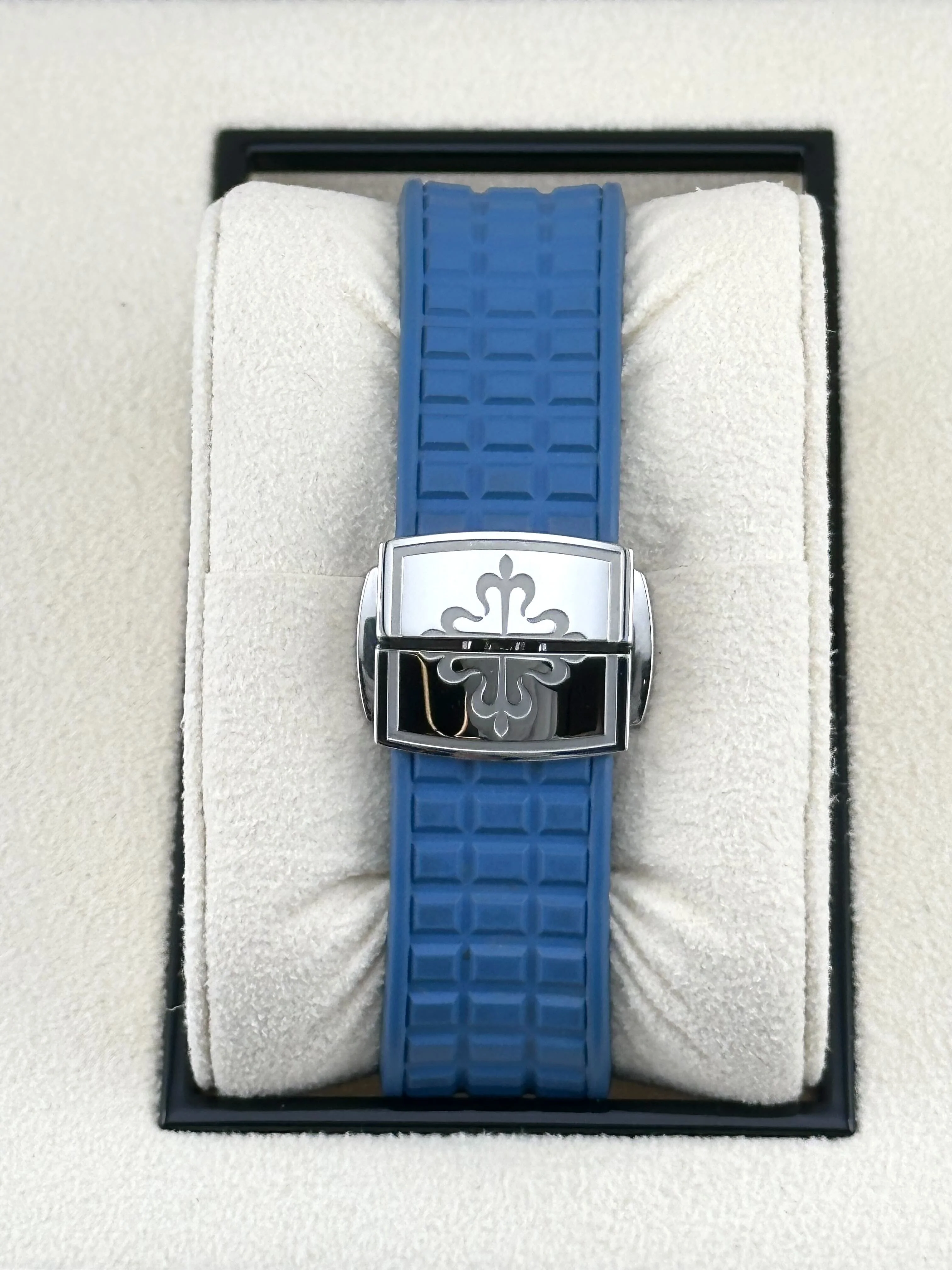 Patek Philippe Aquanaut Luce 5067A-022 'Ladies' Stainless Steel Blue Dial Diamond Bezel