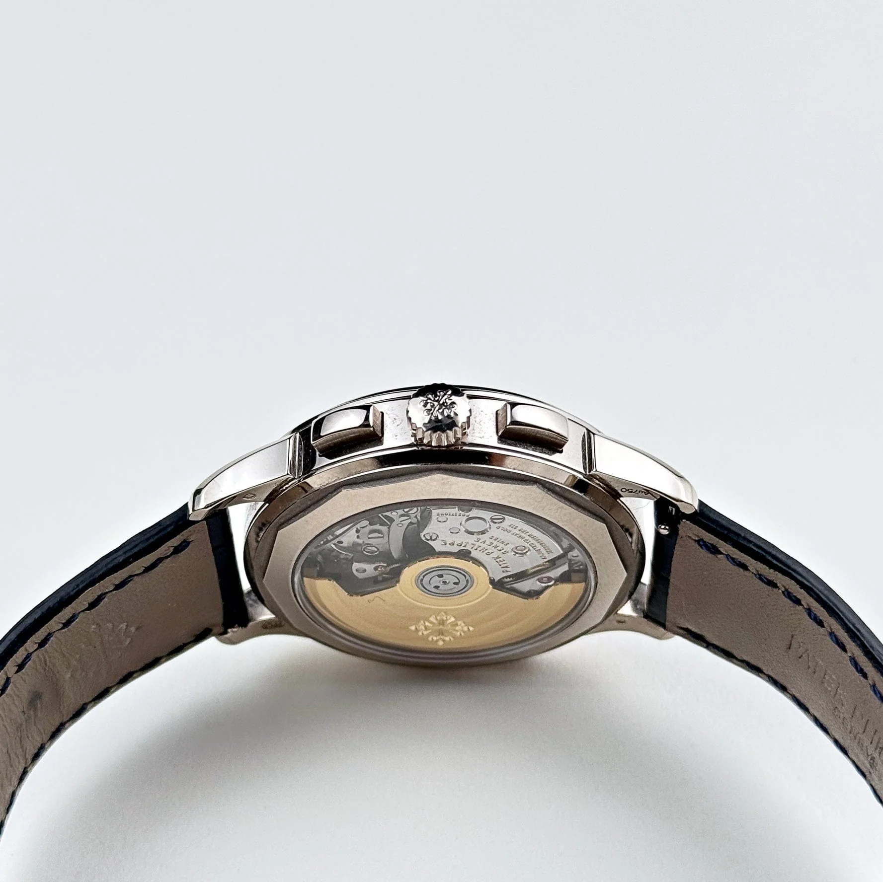 Patek Philippe Complications 5930G-010 World Time Flyback Chronograph White Gold Blue Dial (2020)