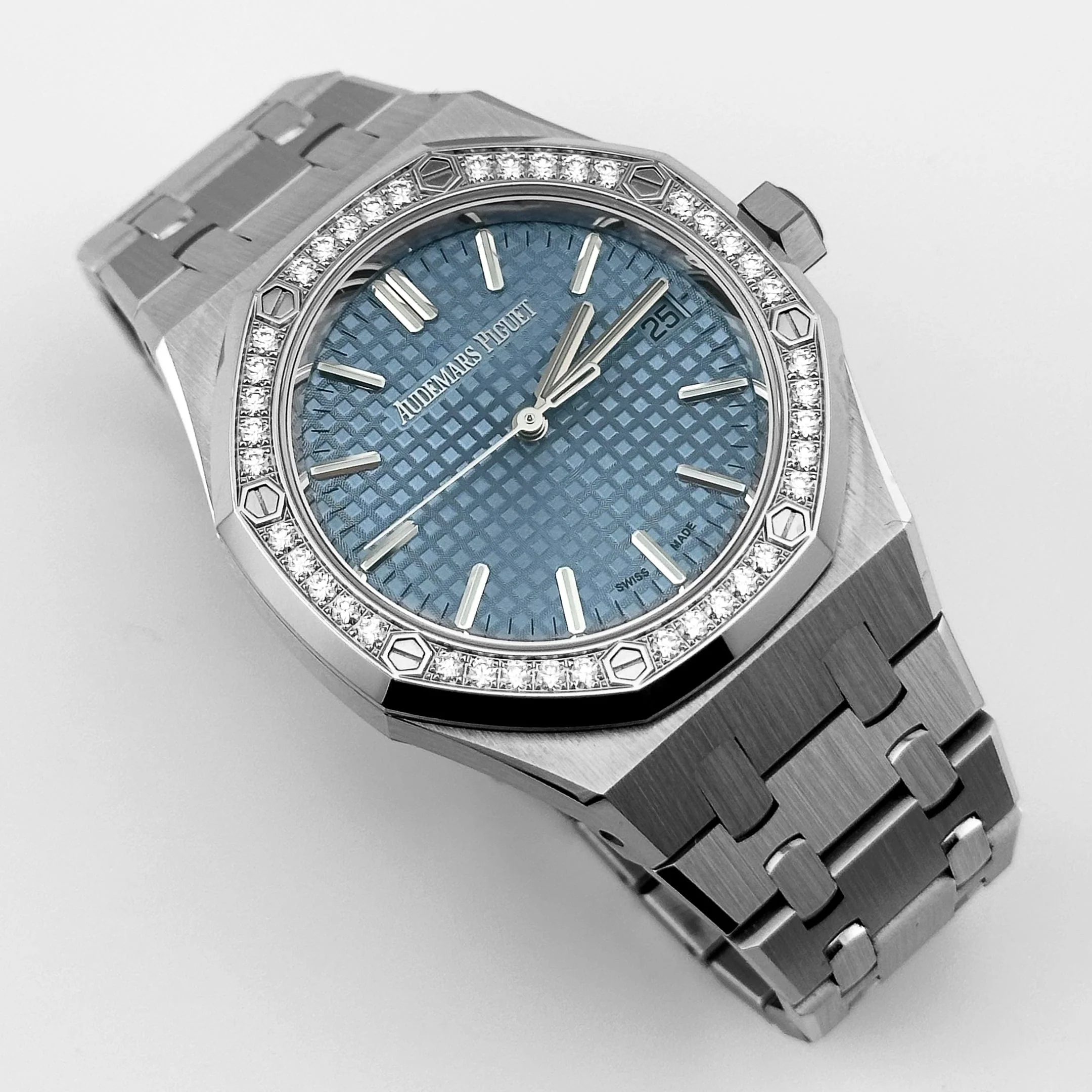 Audemars Piguet Royal Oak 15551ST.ZZ.1356ST.04 Selfwinding Stainless Steel Ice Blue Dial Diamond Bezel (2024)