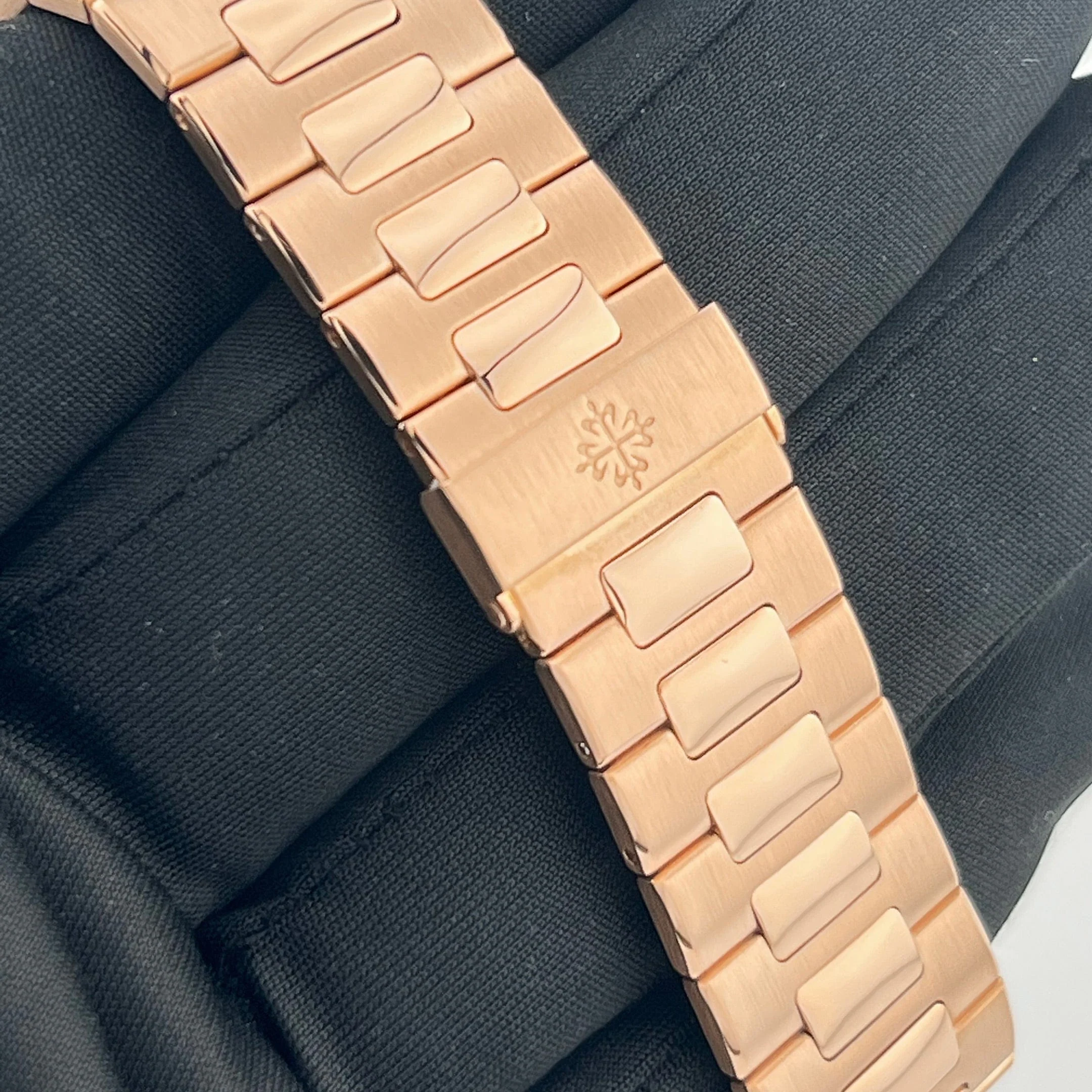 Patek Philippe Nautilus 5711/1R-001 Rose Gold Brown Dial (2015)