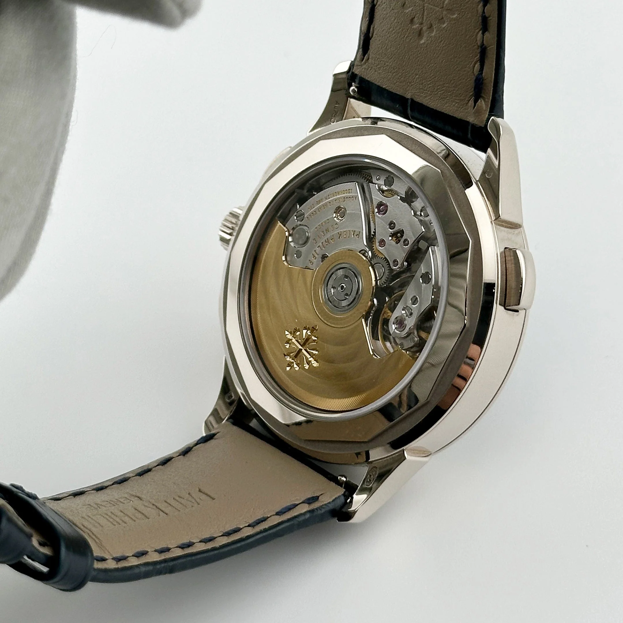 Patek Philippe Complications 5930G-010 World Time Flyback Chronograph White Gold Blue Dial (2022)