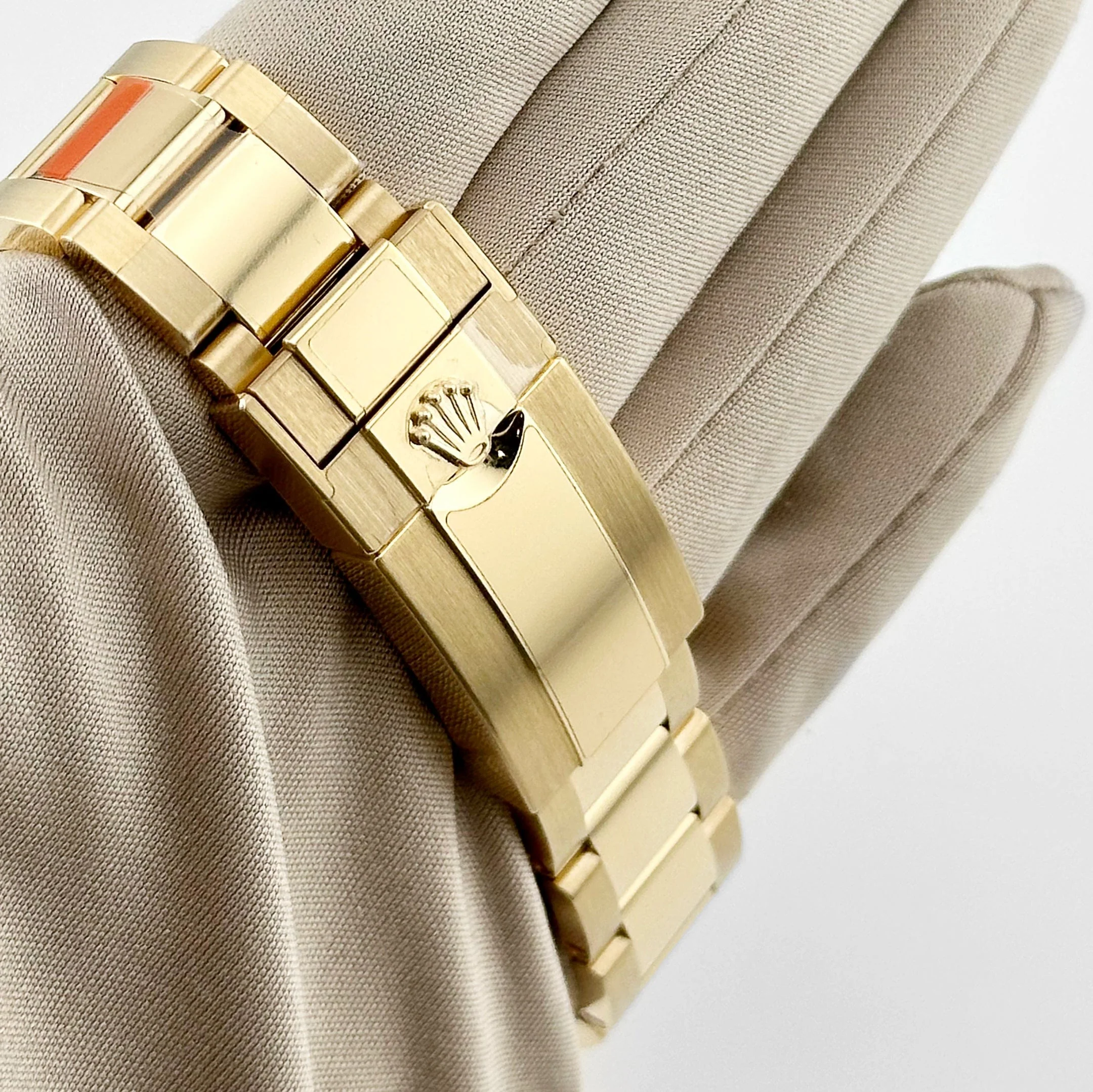 Rolex Daytona 126508 Yellow Gold Black Dial (2025)