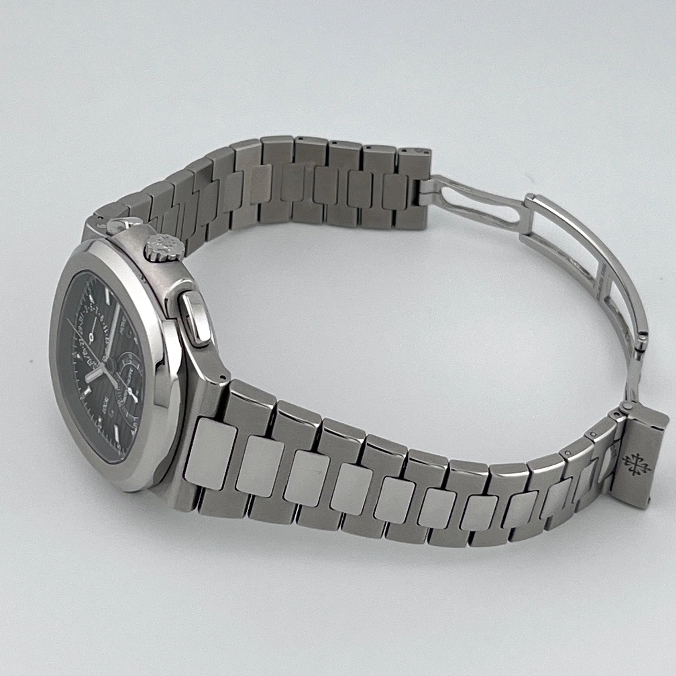 Patek Philippe Nautilus 5990/1A-001 Travel Time Chronograph (2018)