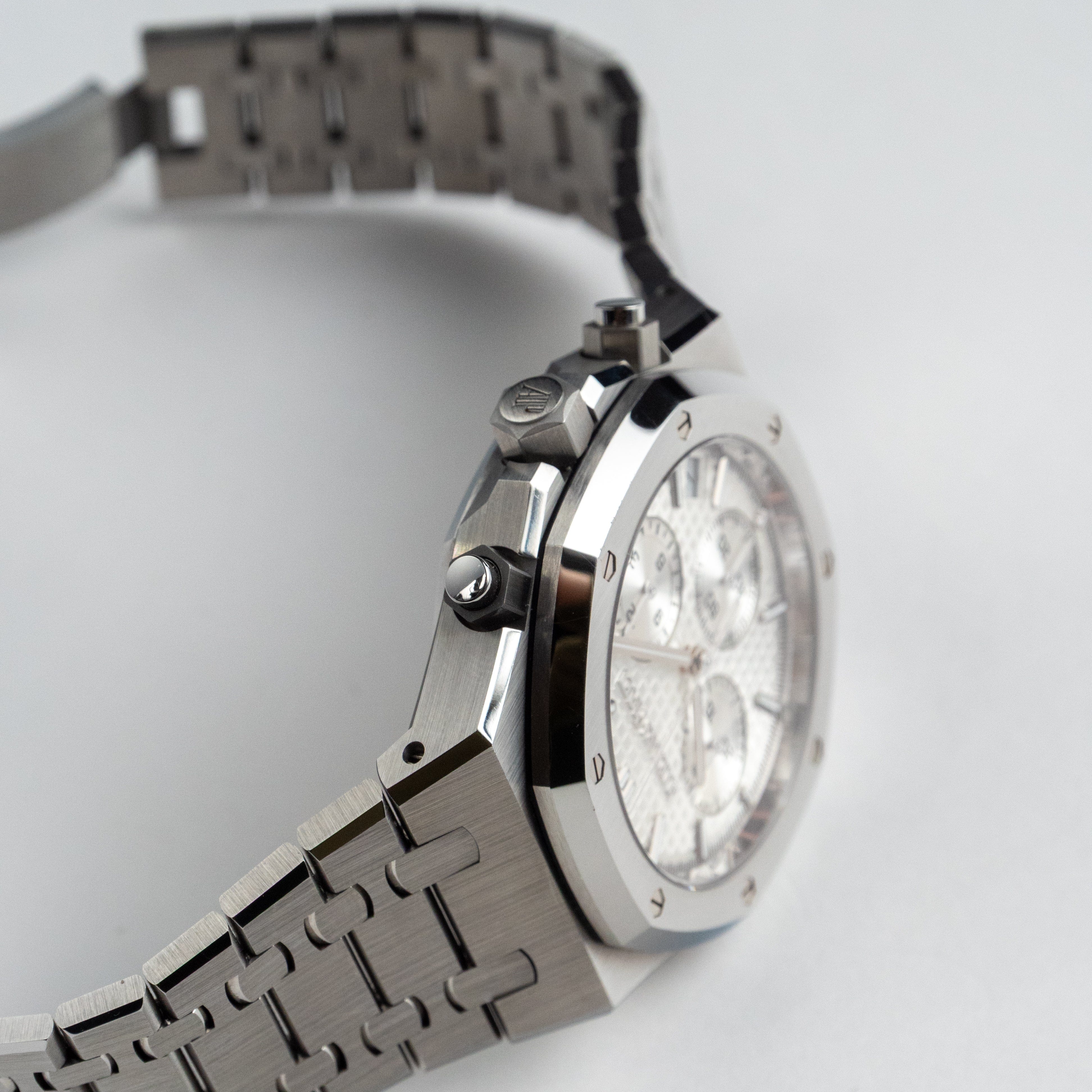 Audemars Piguet Royal Oak 26240ST.OO.1320ST.07 Chronograph Stainless Steel Silver-Toned Dial (2024)