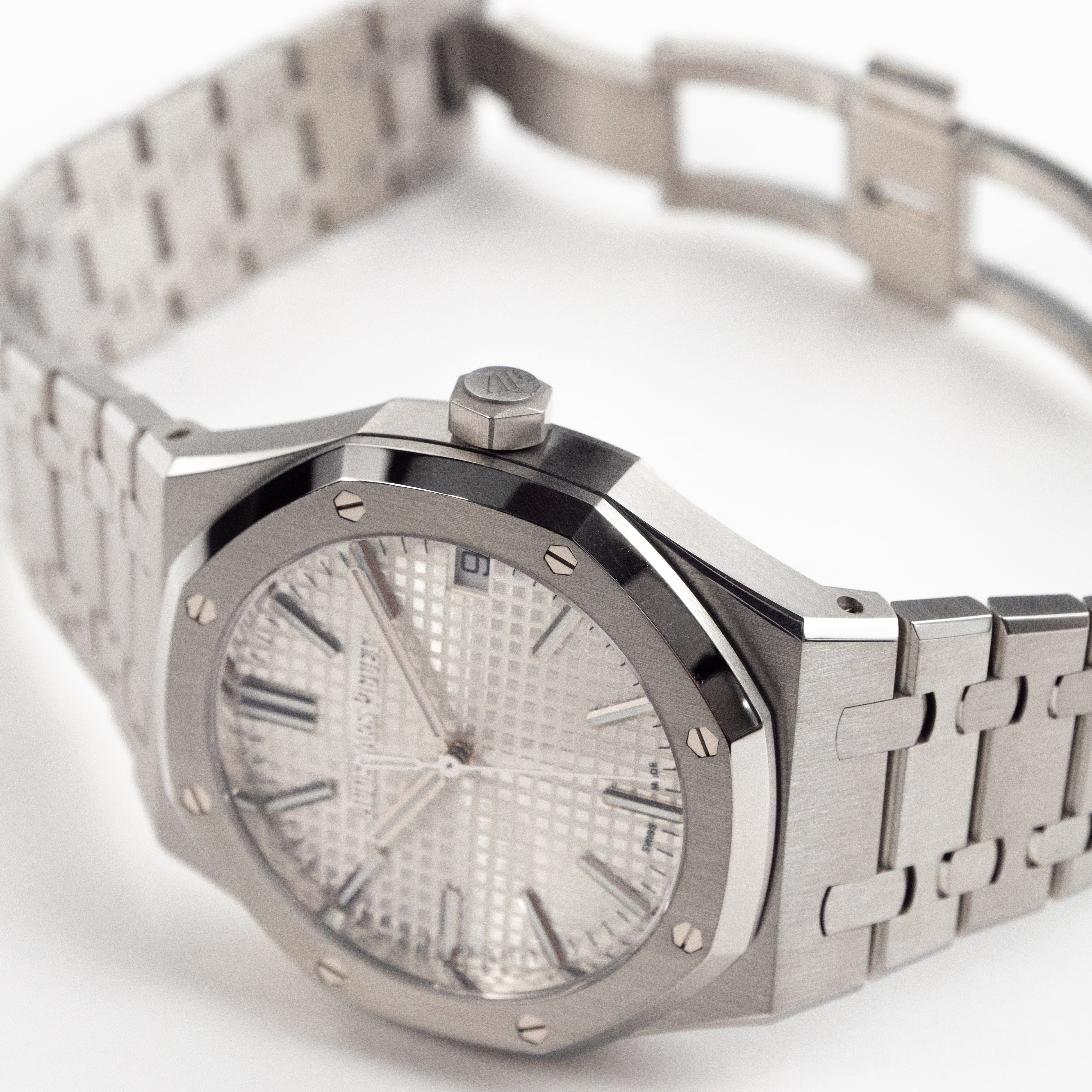 Audemars Piguet Royal Oak 15510ST.OO.1320ST.08 Selfwinding Stainless Steel Silver-Toned Dial (2023)