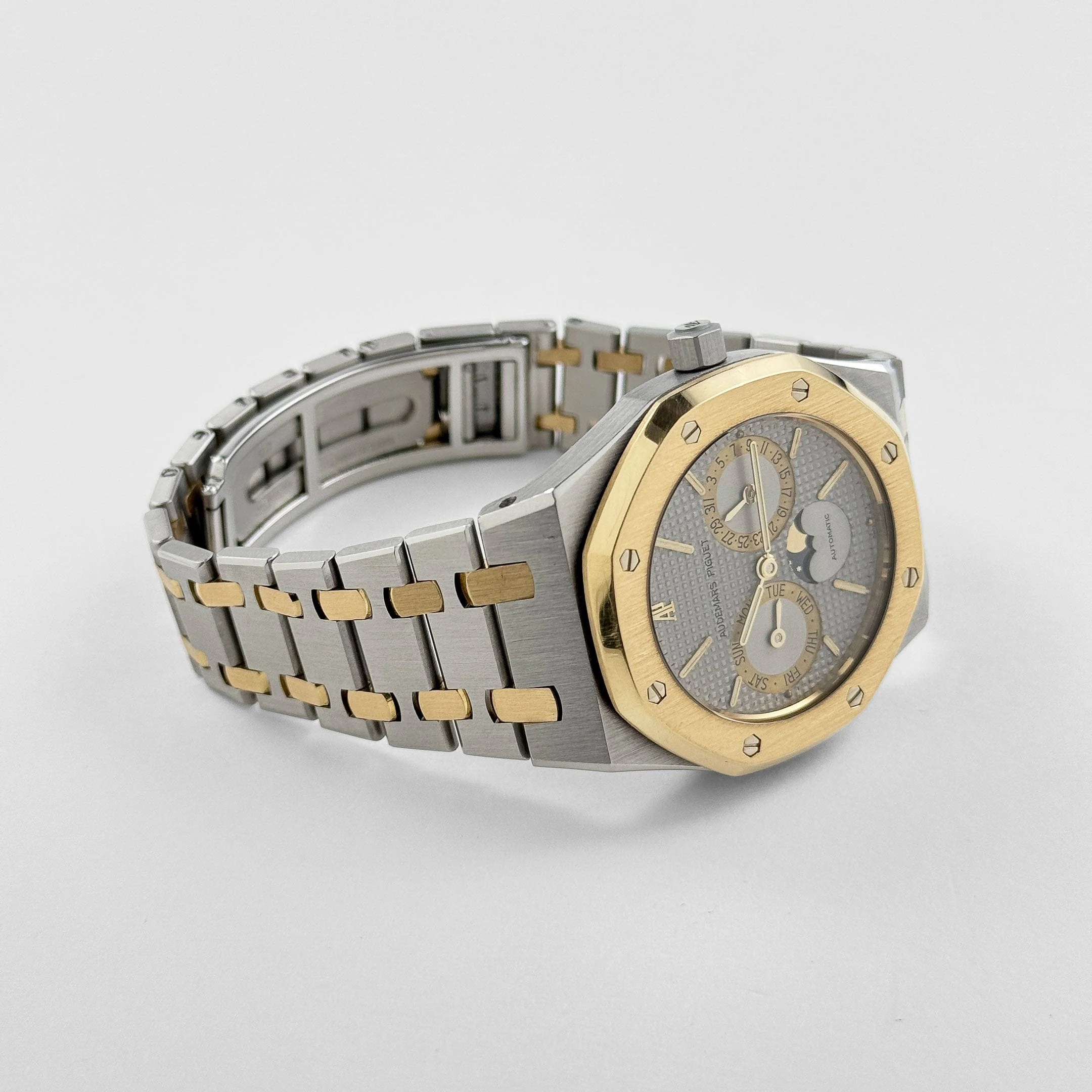 Audemars Piguet Royal Oak 25594SA.OO.0789SA.01 Day-Date Moonphase Yellow Gold Stainless Steel Silver Dial (1994)