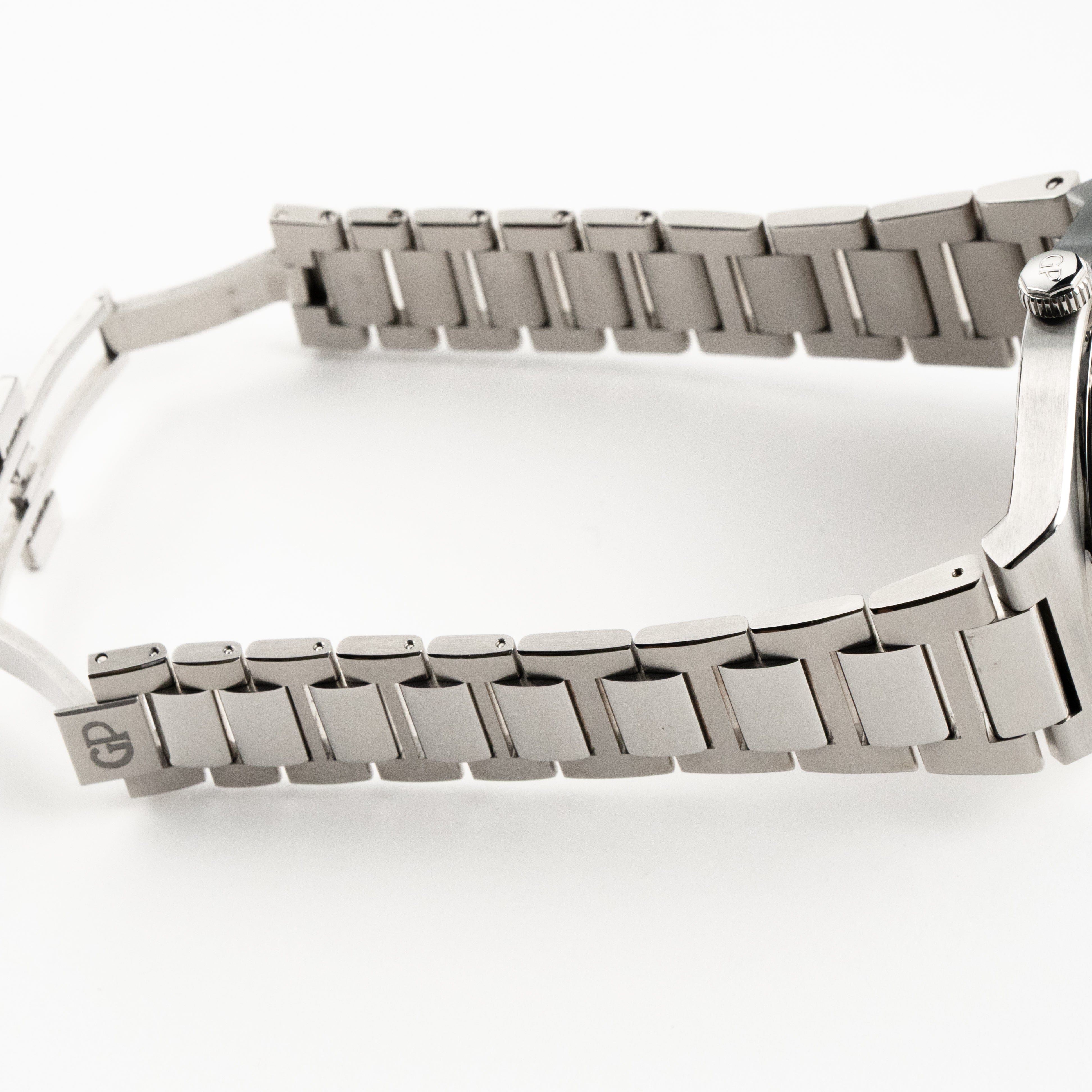 Girard Perregaux Laureato 38 81005-11-3154-1CM Stainless Steel Copper Dial (2023)