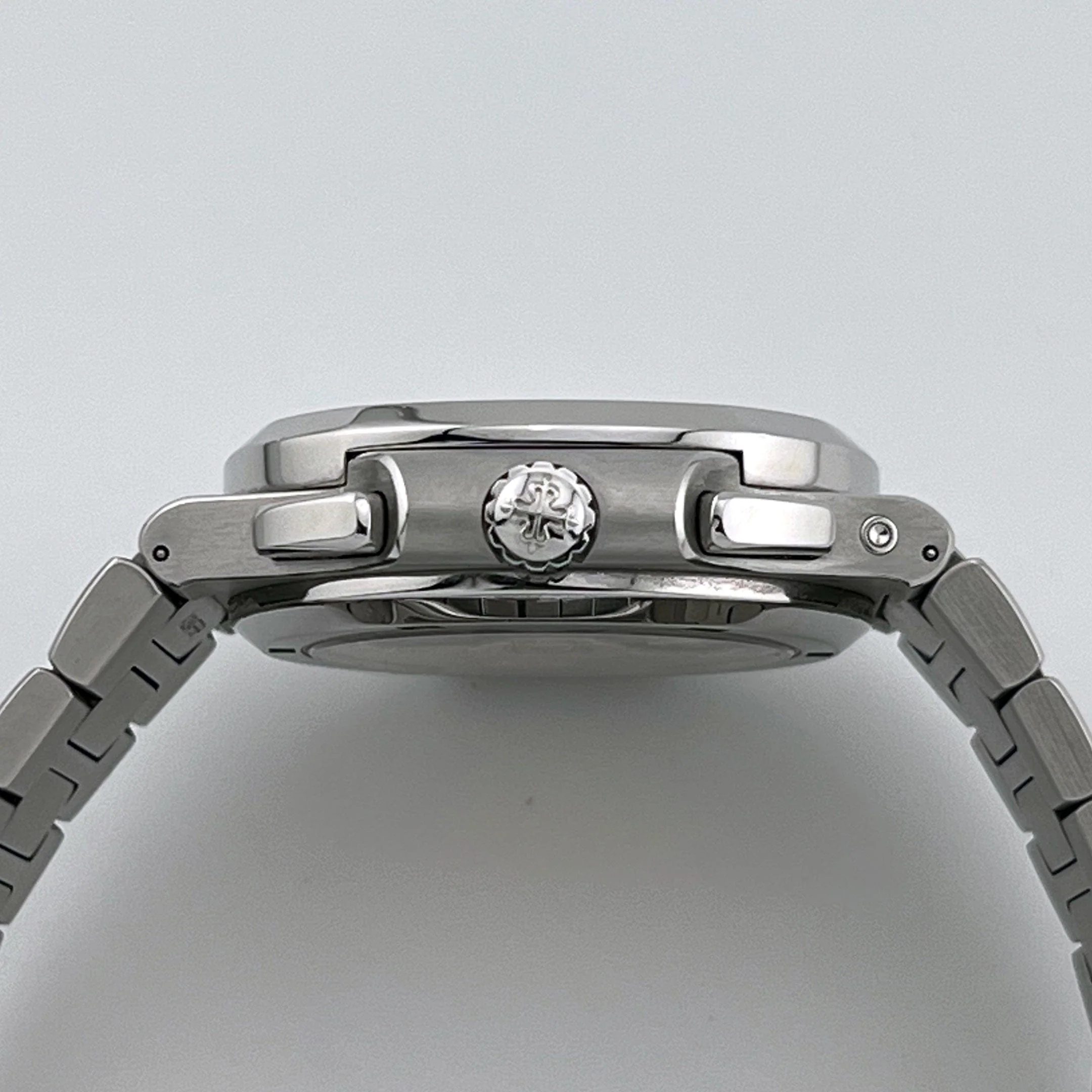 Patek Philippe Nautilus 5990/1A-001 Travel Time Chronograph (2018)