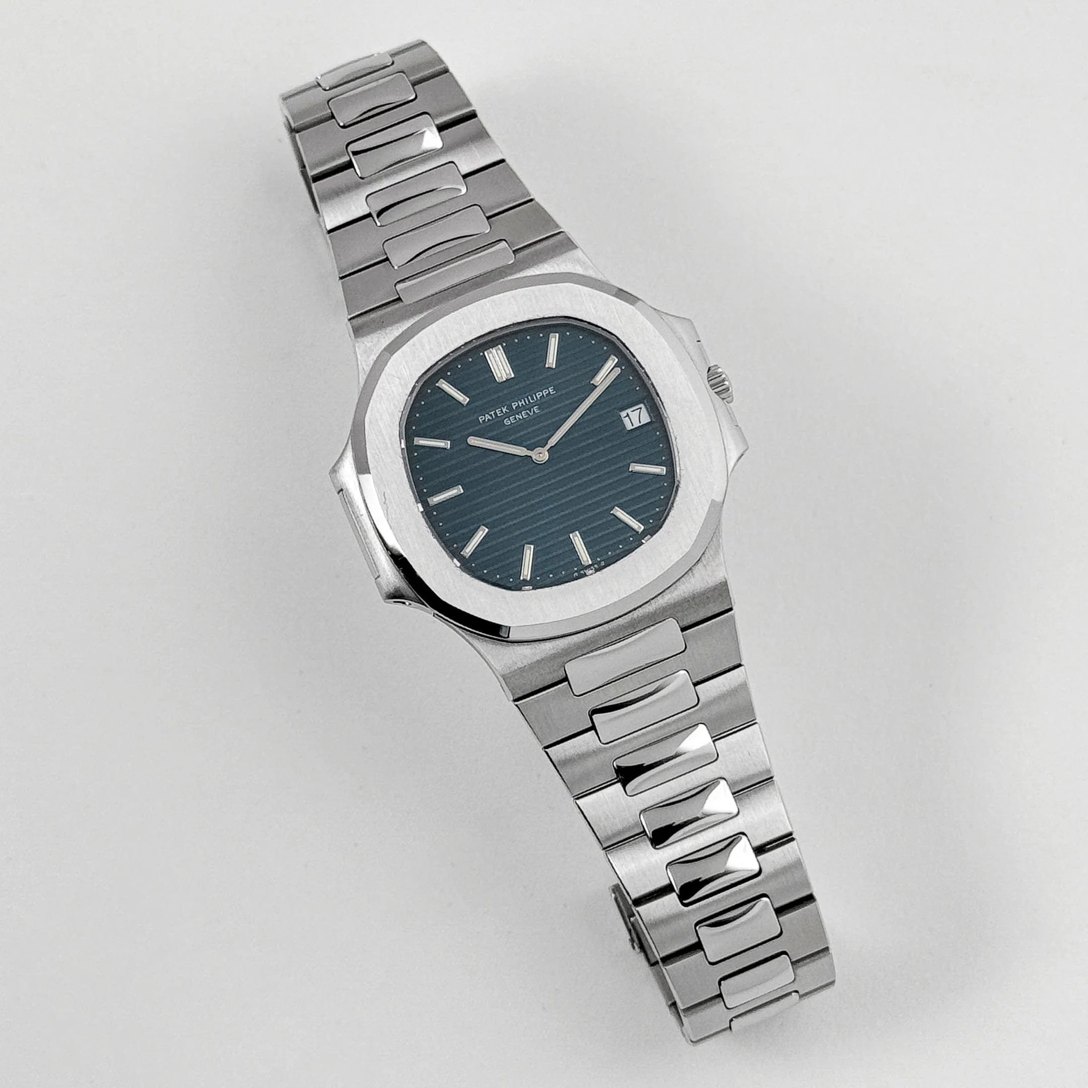 Patek Philippe Nautilus 3700/1A 'Jumbo' Stainless Steel Blue Dial