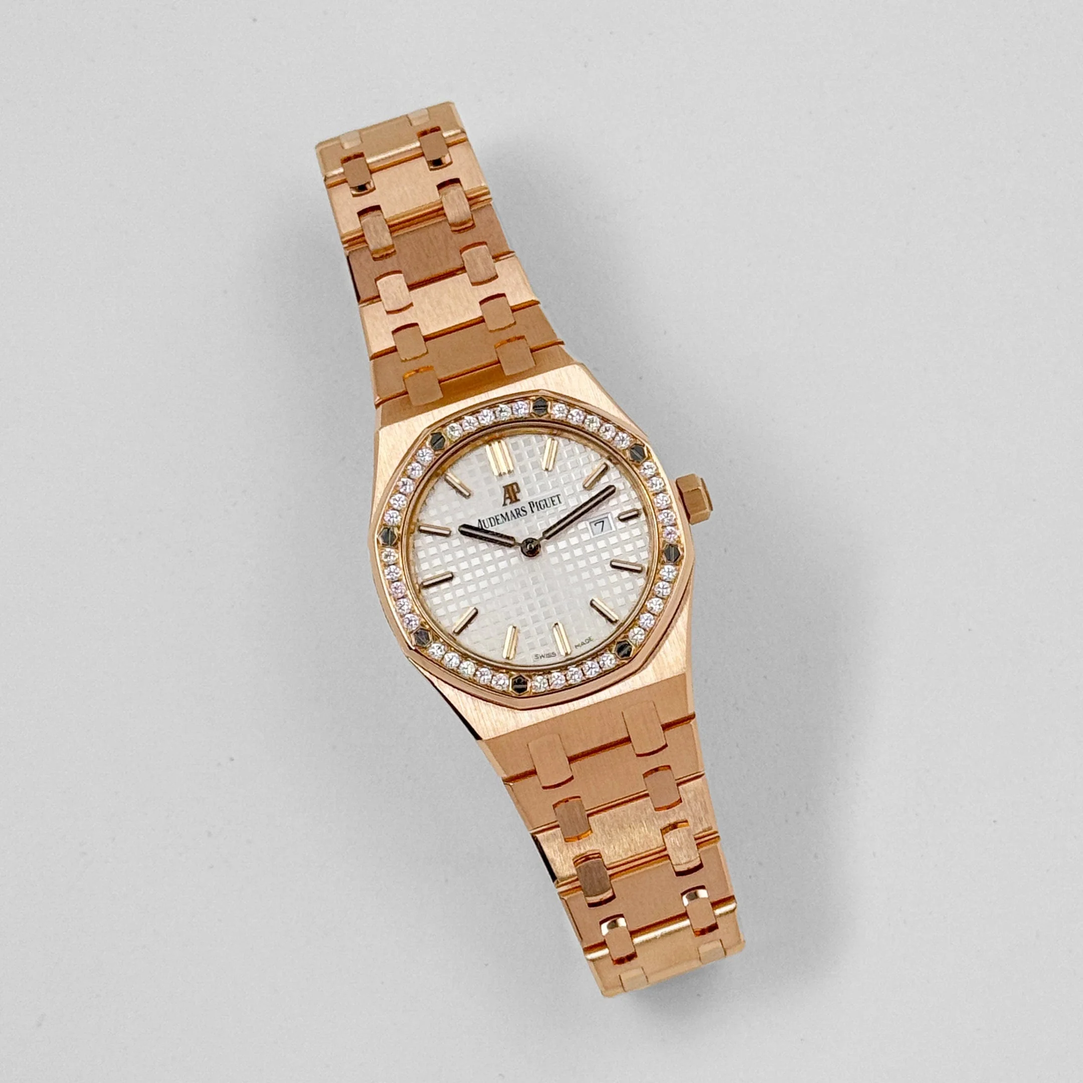 Audemars Piguet Royal Oak Quartz 67651OR.ZZ.1261OR.01 'Ladies' Rose Gold White Dial Diamond Bezel Quartz