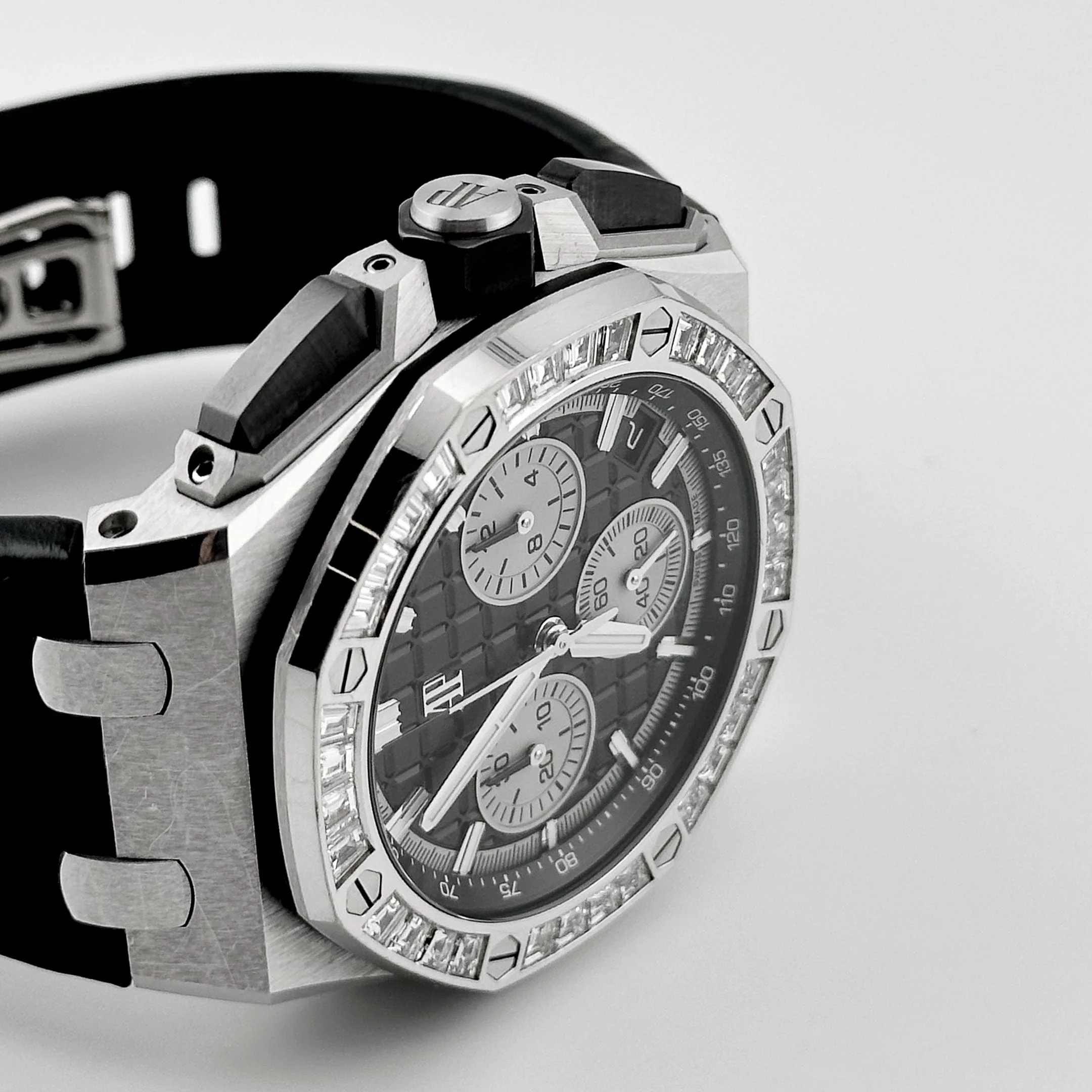 Audemars Piguet Royal Oak Offshore 26424BC.ZZ.D002CA.01 Chronograph White Gold Black Dial Diamond Bezel (2024)