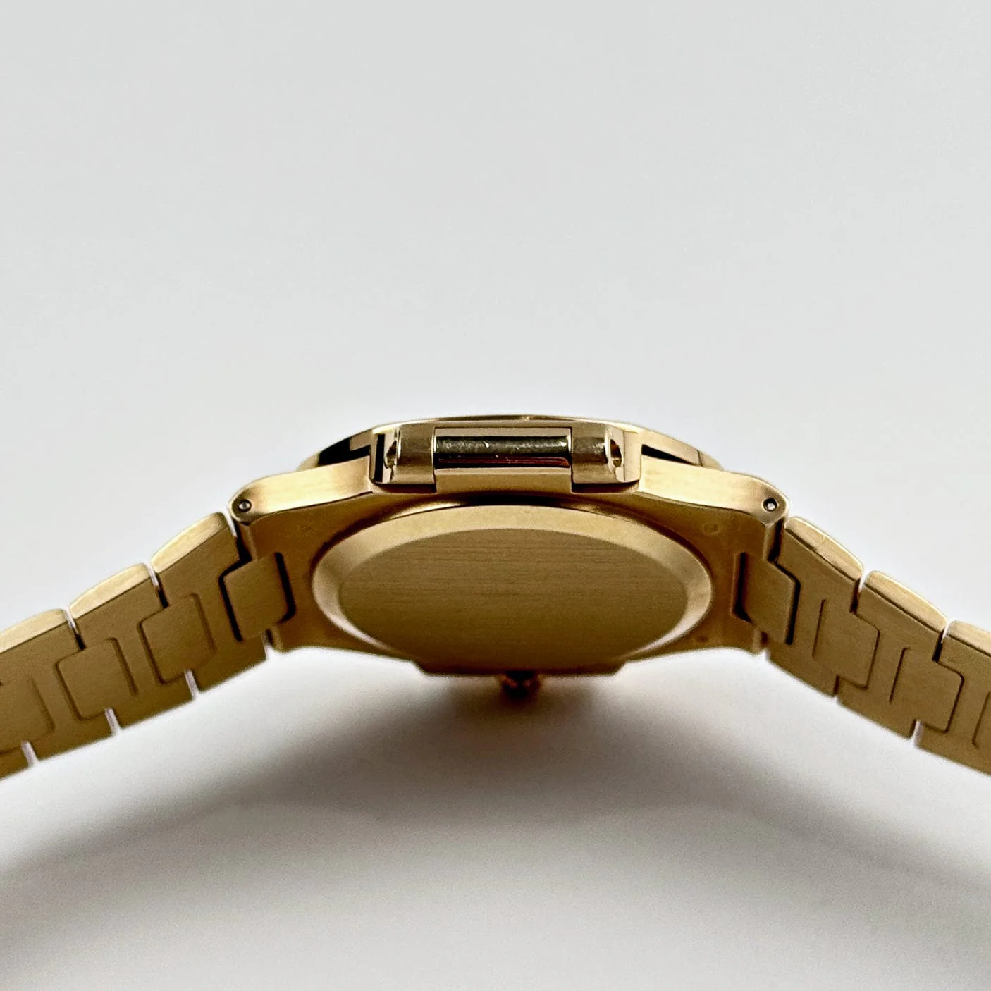 Patek Philippe Nautilus 3800/1J-001 Yellow Gold White Dial (2000)