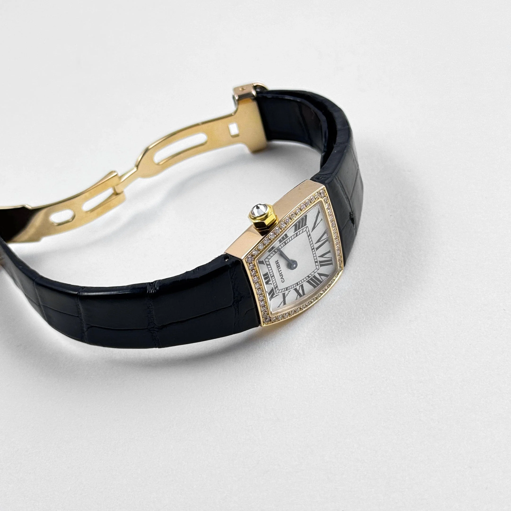 Cartier La Doña 2904 Yellow Gold Diamond Bezel Alligator