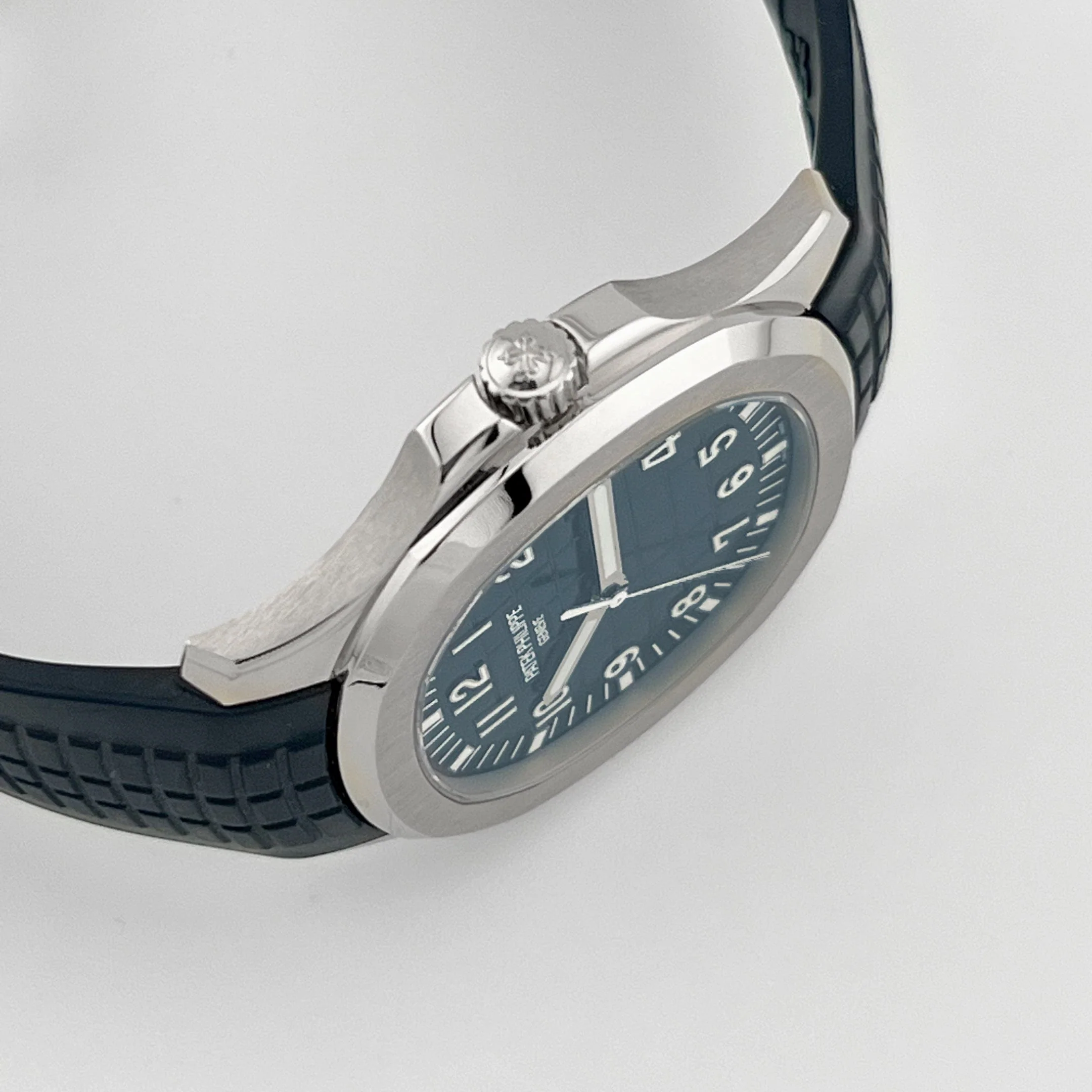 Patek Philippe Aquanaut 5168G-001 White Gold Blue Dial (2019)