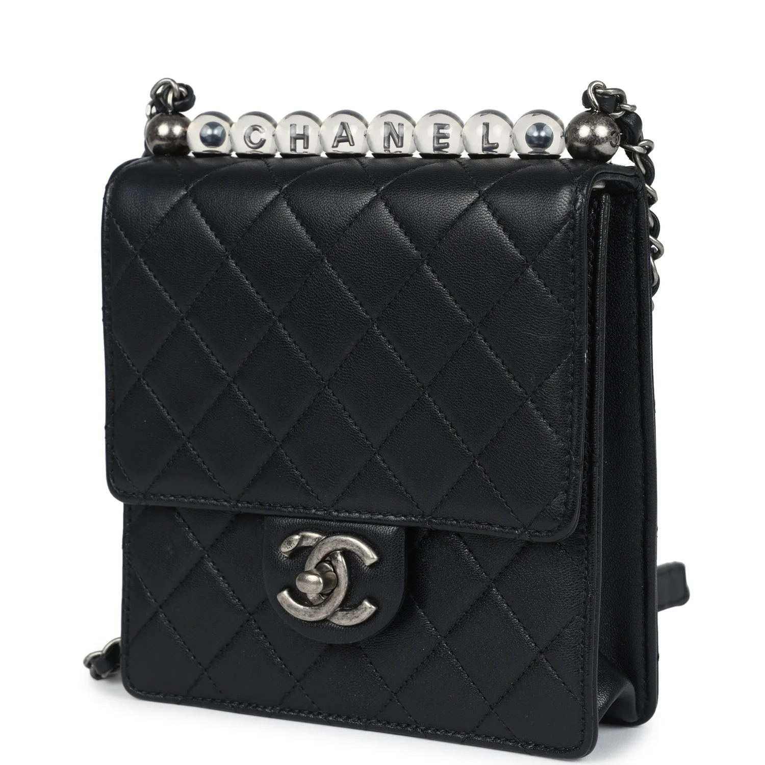 Pre-owned Chanel Chic Pearls Flap Bag Black Calfskin Aged Ruthenium Hardware