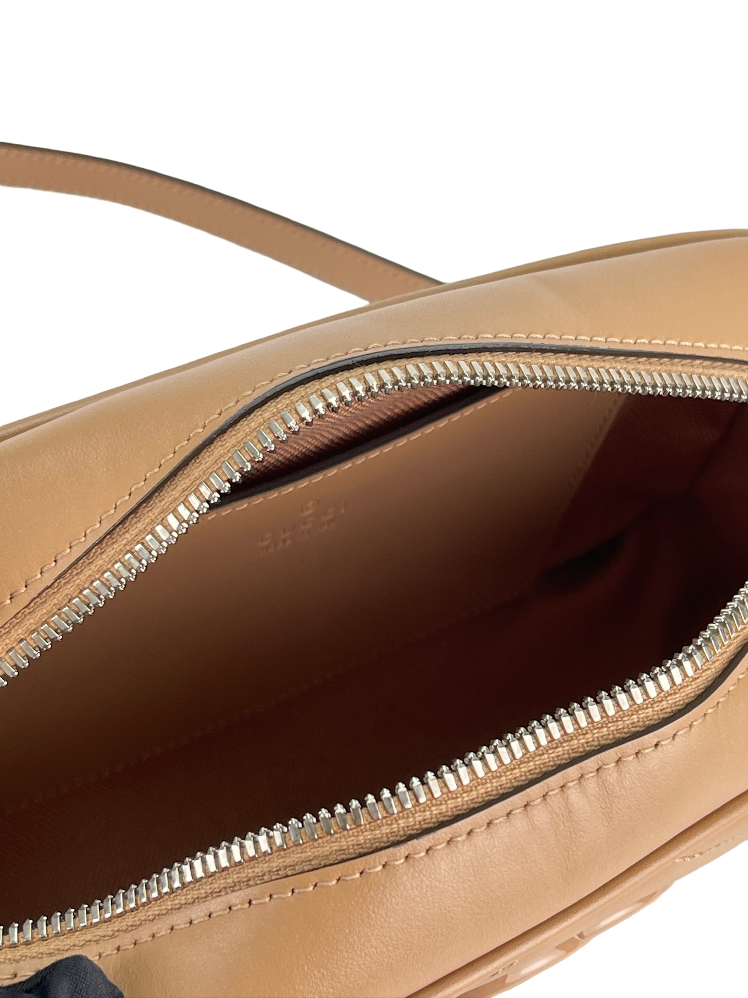 GUCCI - Beige GG Marmont Camera Bag