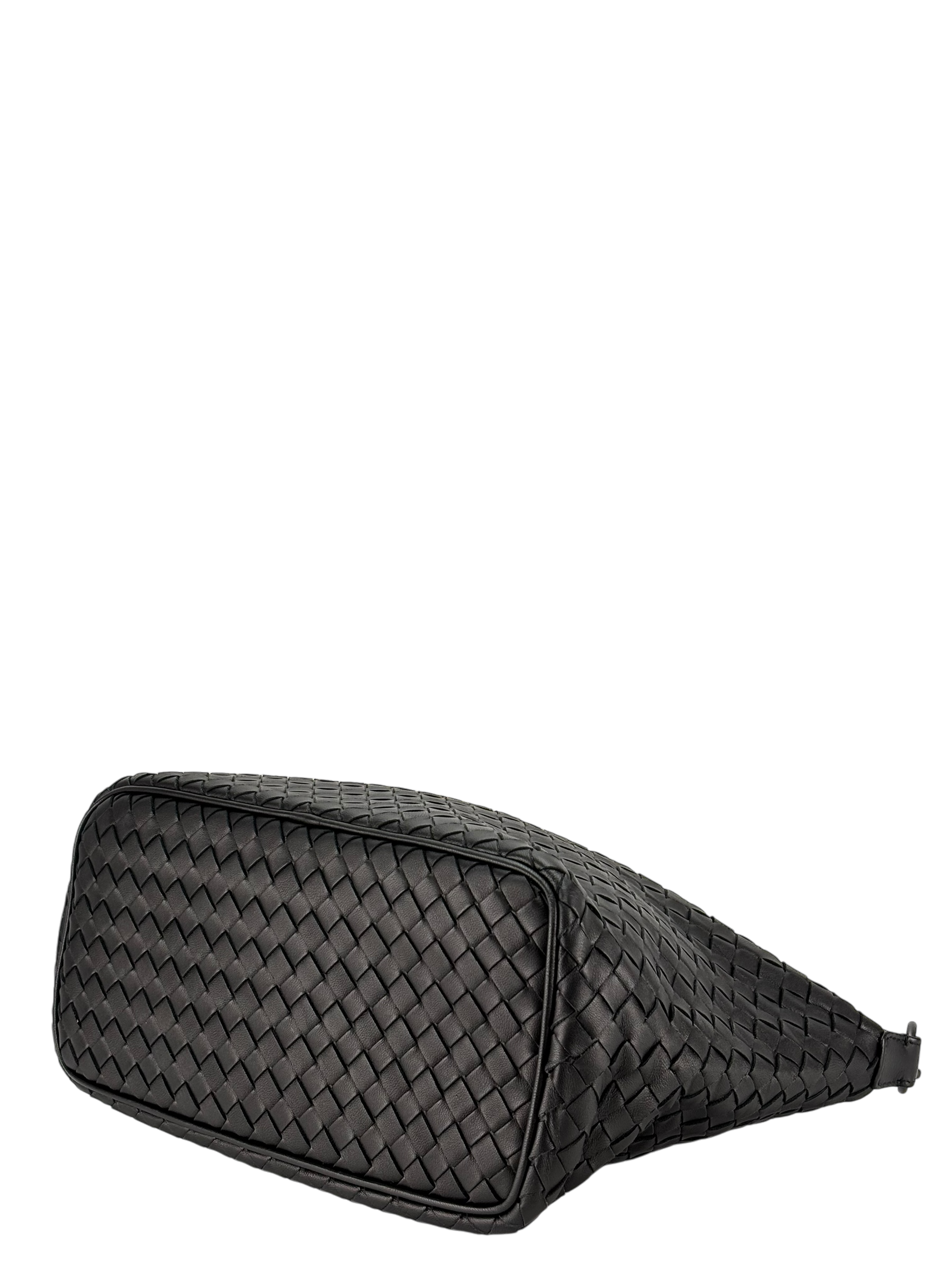 BOTTEGA VENETA - Black Lambskin Hobo Intrecciato Nappa