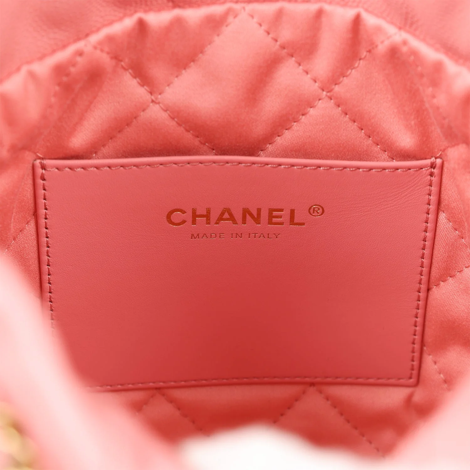 Chanel Mini 22 Bag Pink Shiny Calfskin Lacquered Gold Hardware