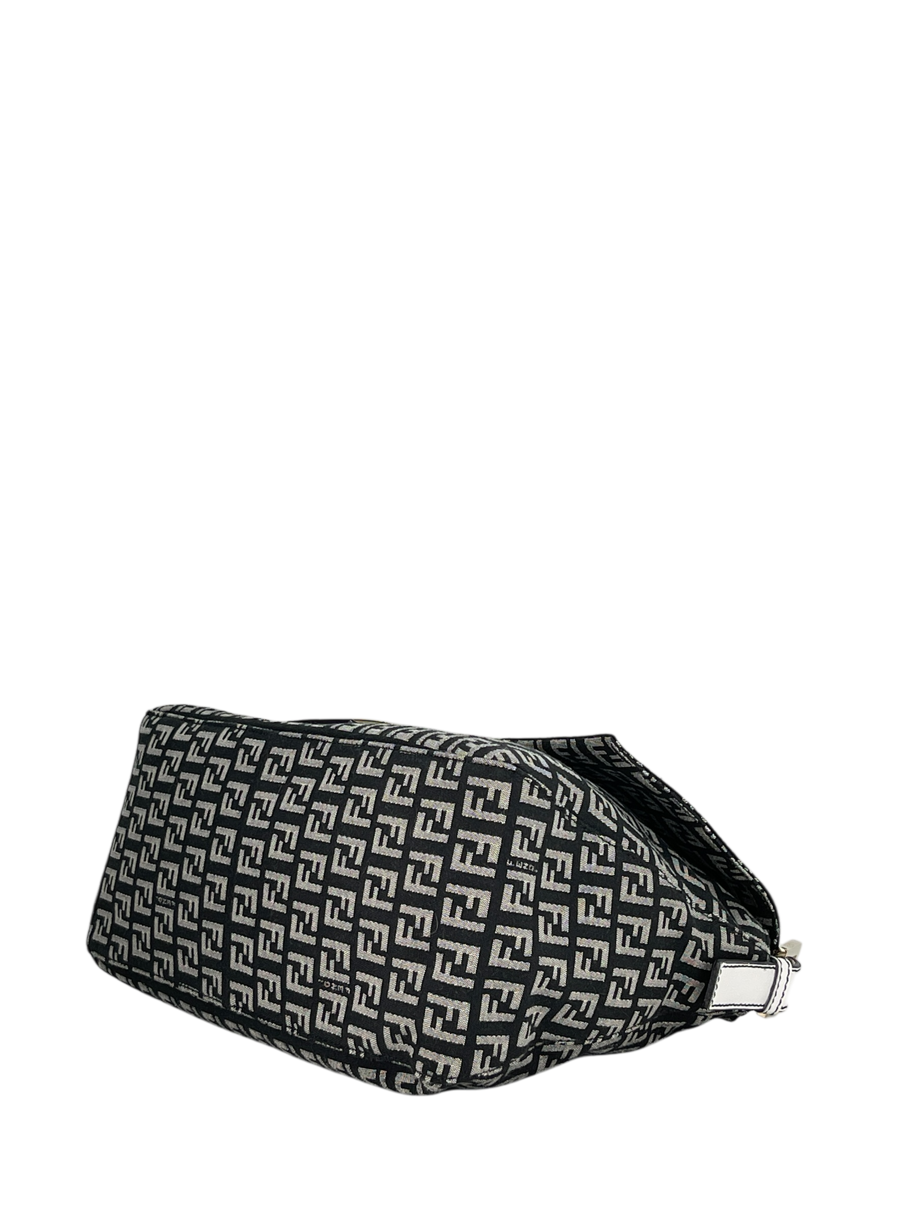 FENDI - Navy Canvas Mamma Baguette Cloth Handbag Gold Hardware