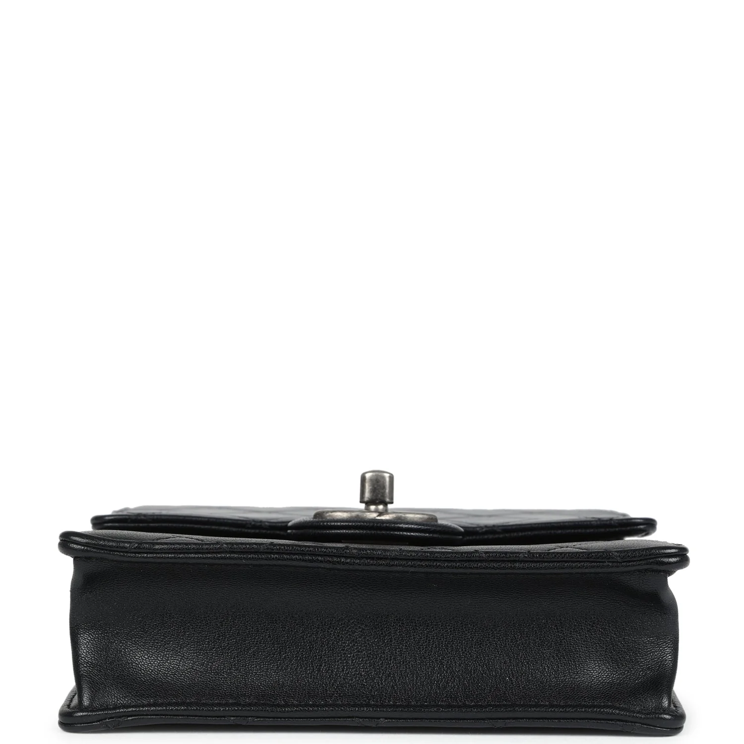 Pre-owned Chanel Chic Pearls Flap Bag Black Calfskin Aged Ruthenium Hardware