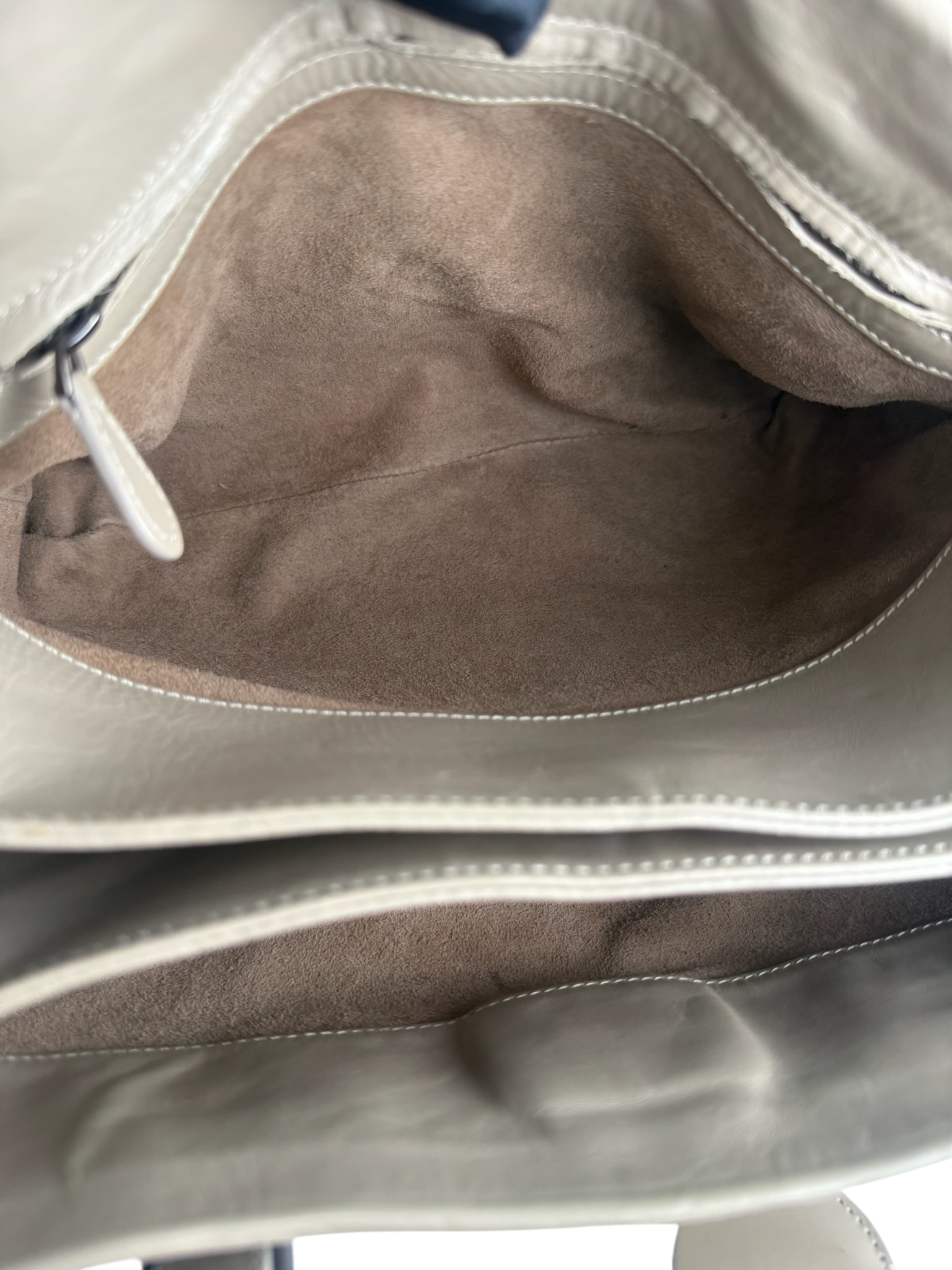 BOTTEGA VENETA - Grey Light Calf Veneta Bag