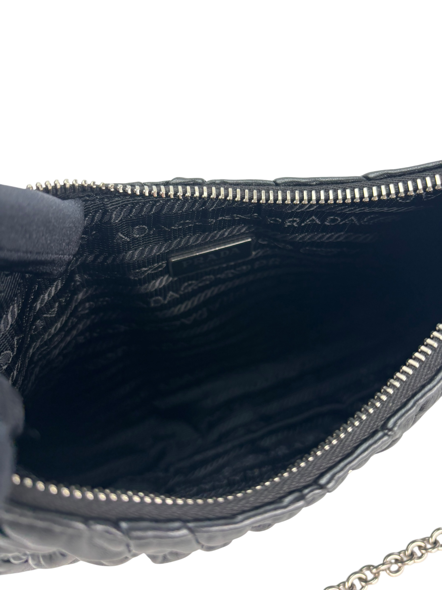 PRADA - Black Leather Re-Edition 2005 Nappa Gaufré Crossbody Bag