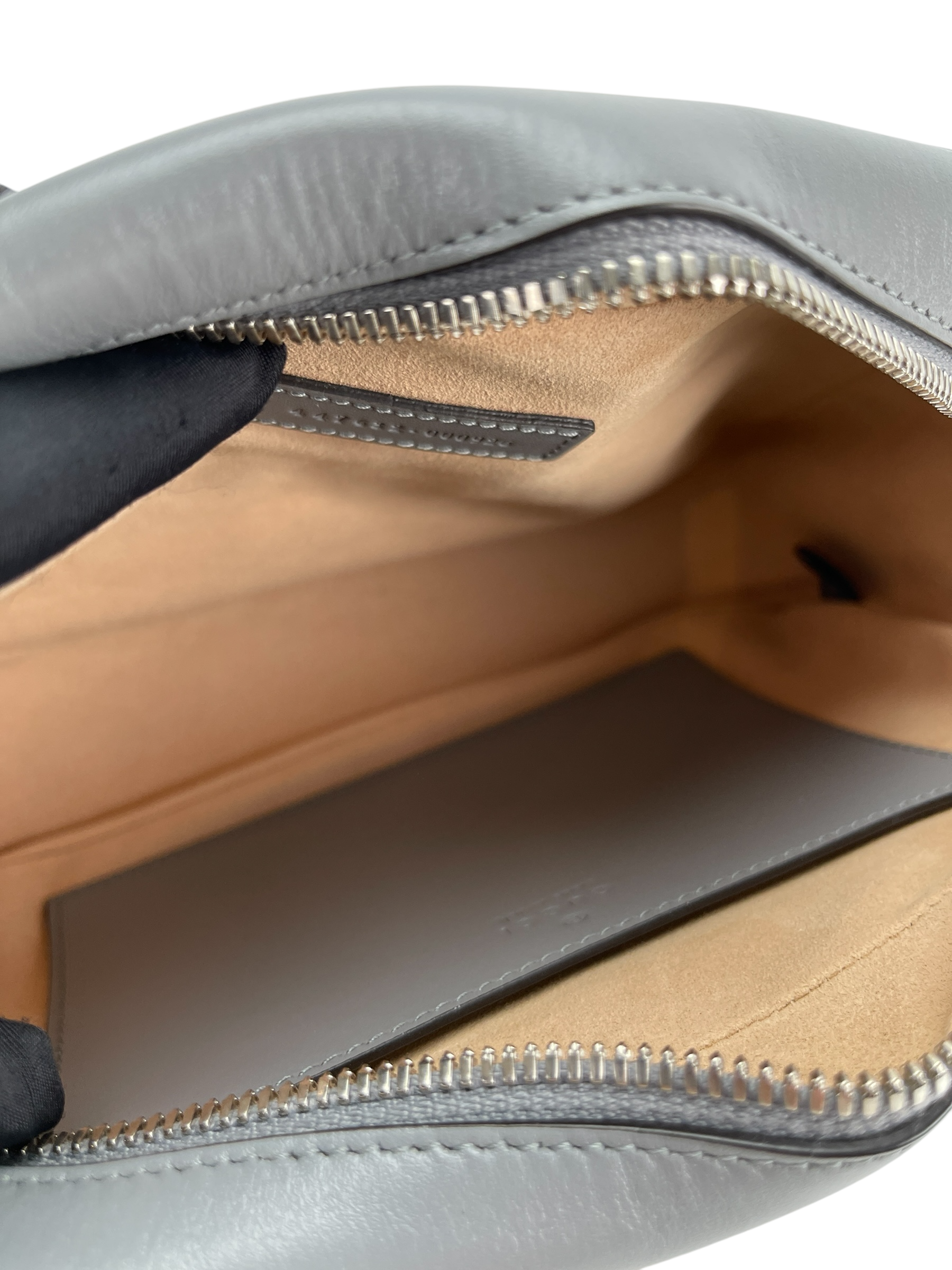 GUCCI - Grey GG Marmont Camera Bag