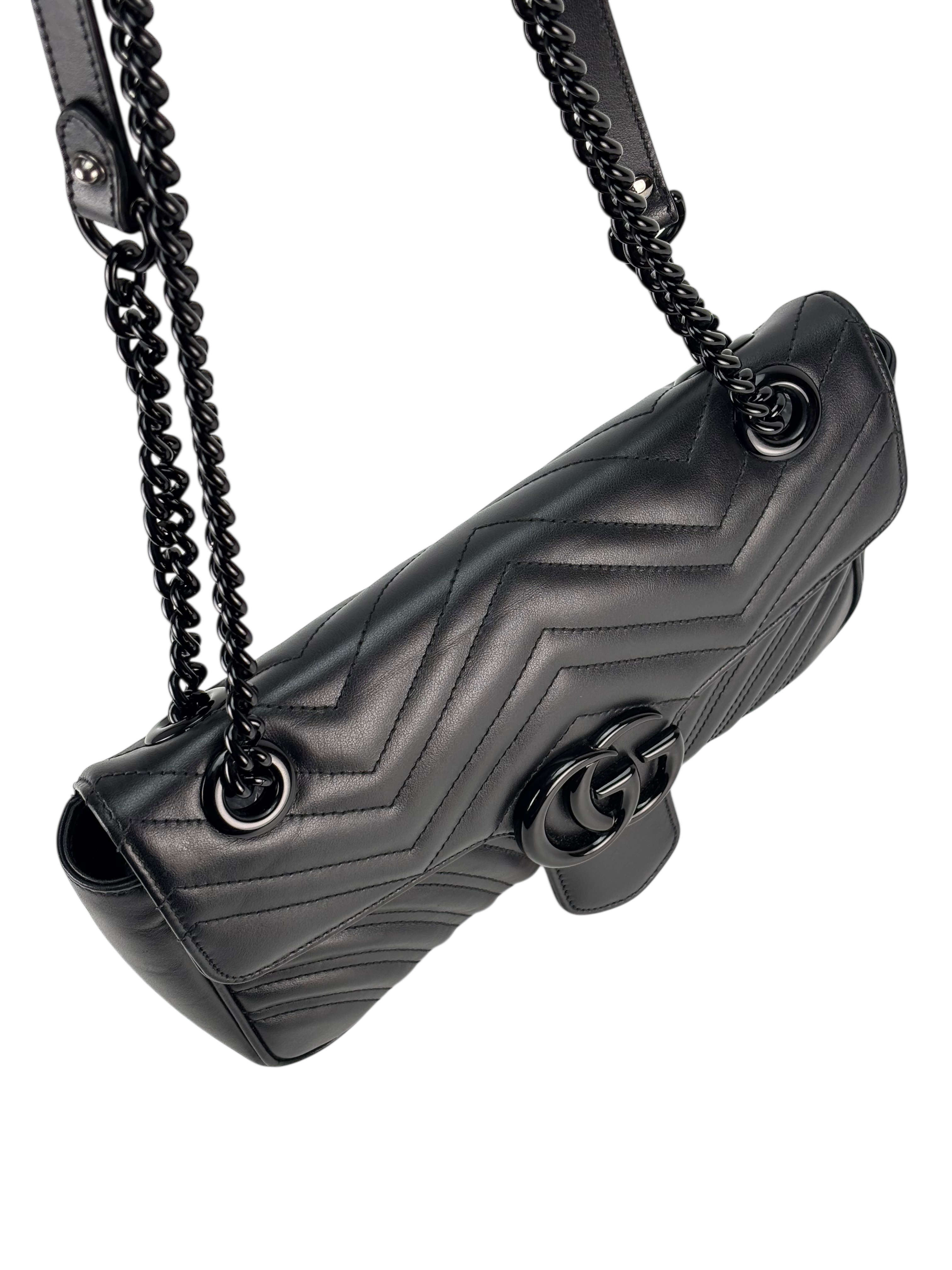 GUCCI - Black GG Marmont Medium Matelasse Shoulder Bag