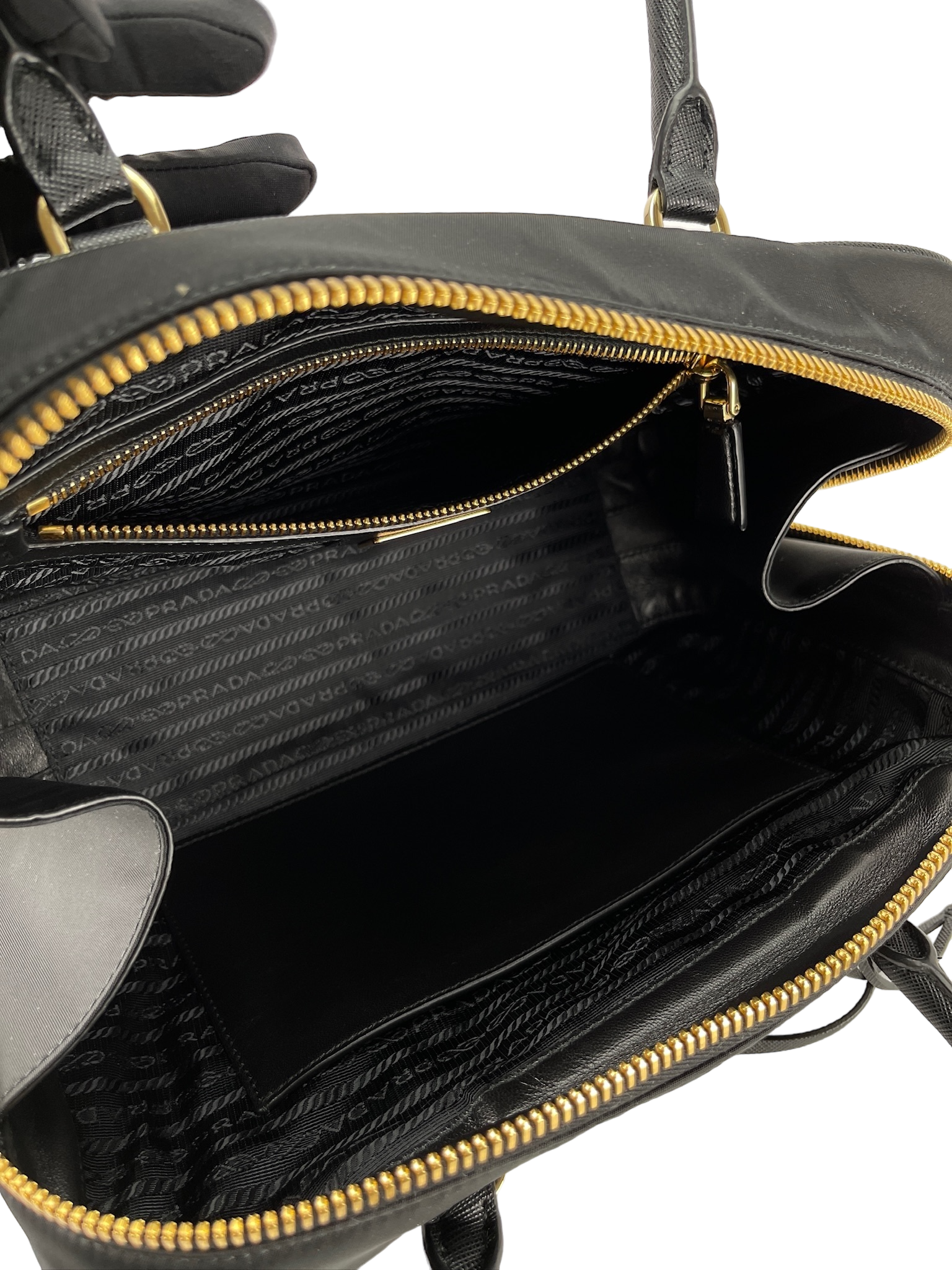 PRADA - Re-editon 1978 Medium Handbag