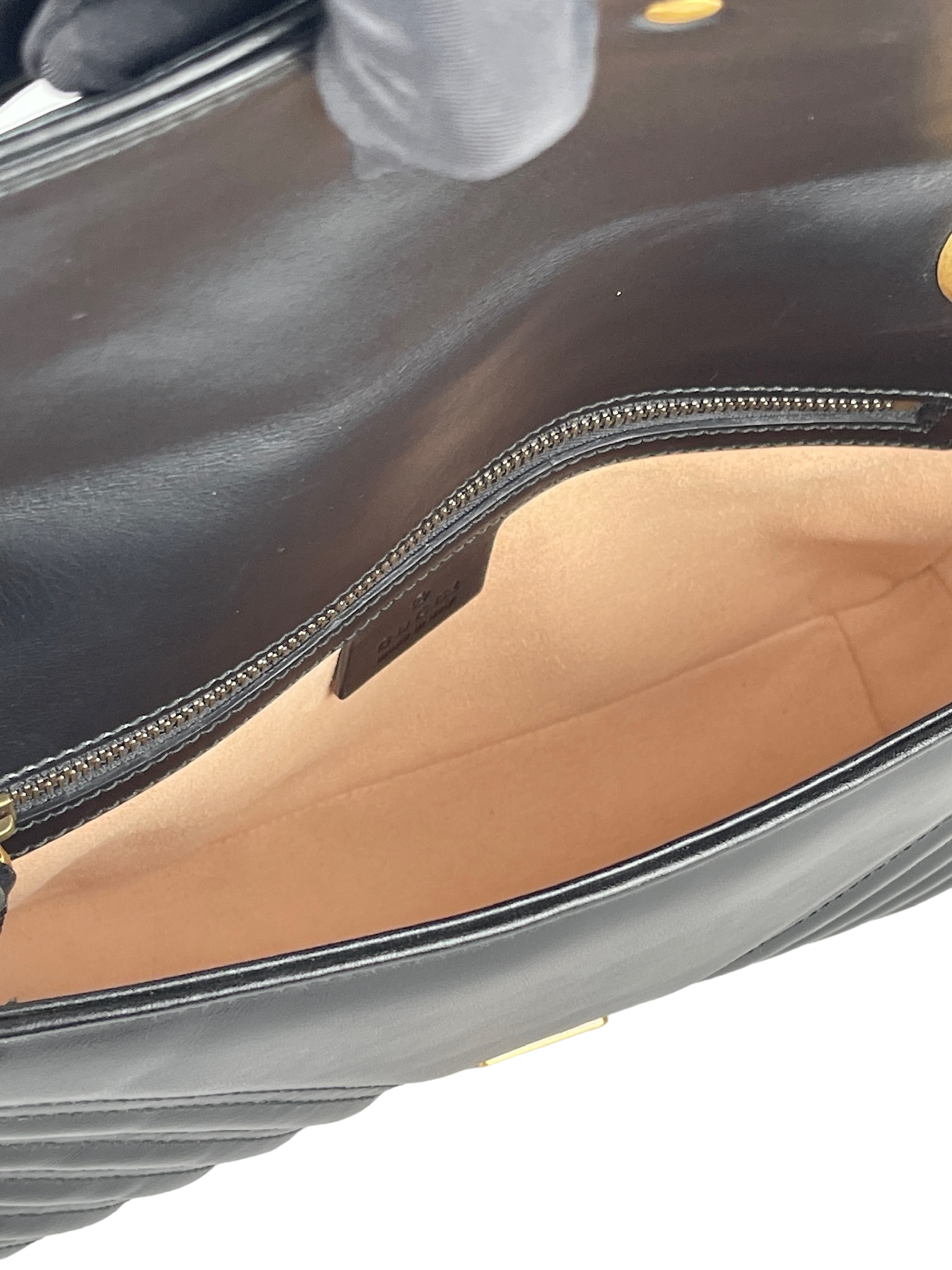 GUCCI - Black GG Marmont Medium Shoulder Bag Gold Hardware