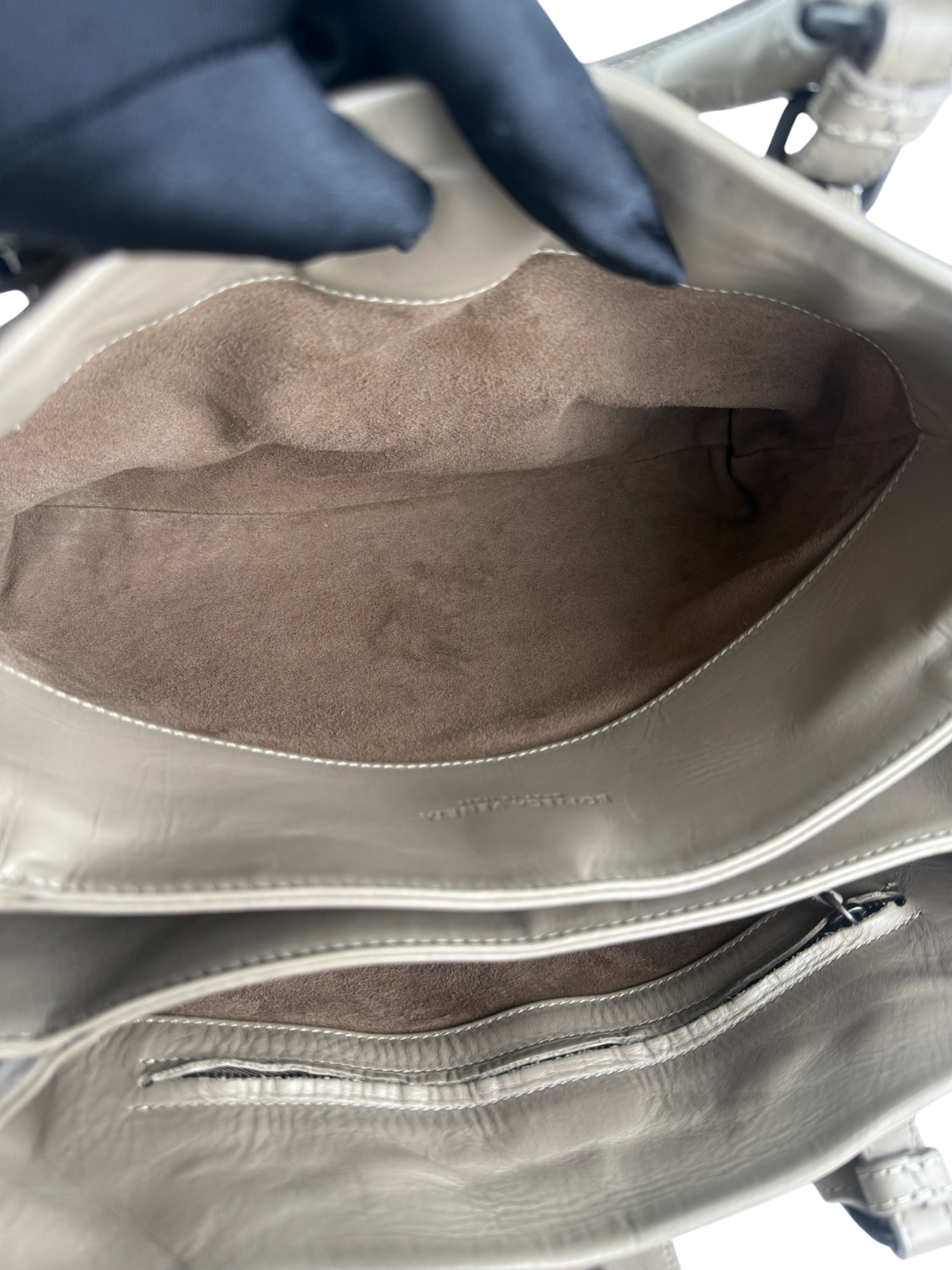 BOTTEGA VENETA - Grey Light Calf Veneta Bag