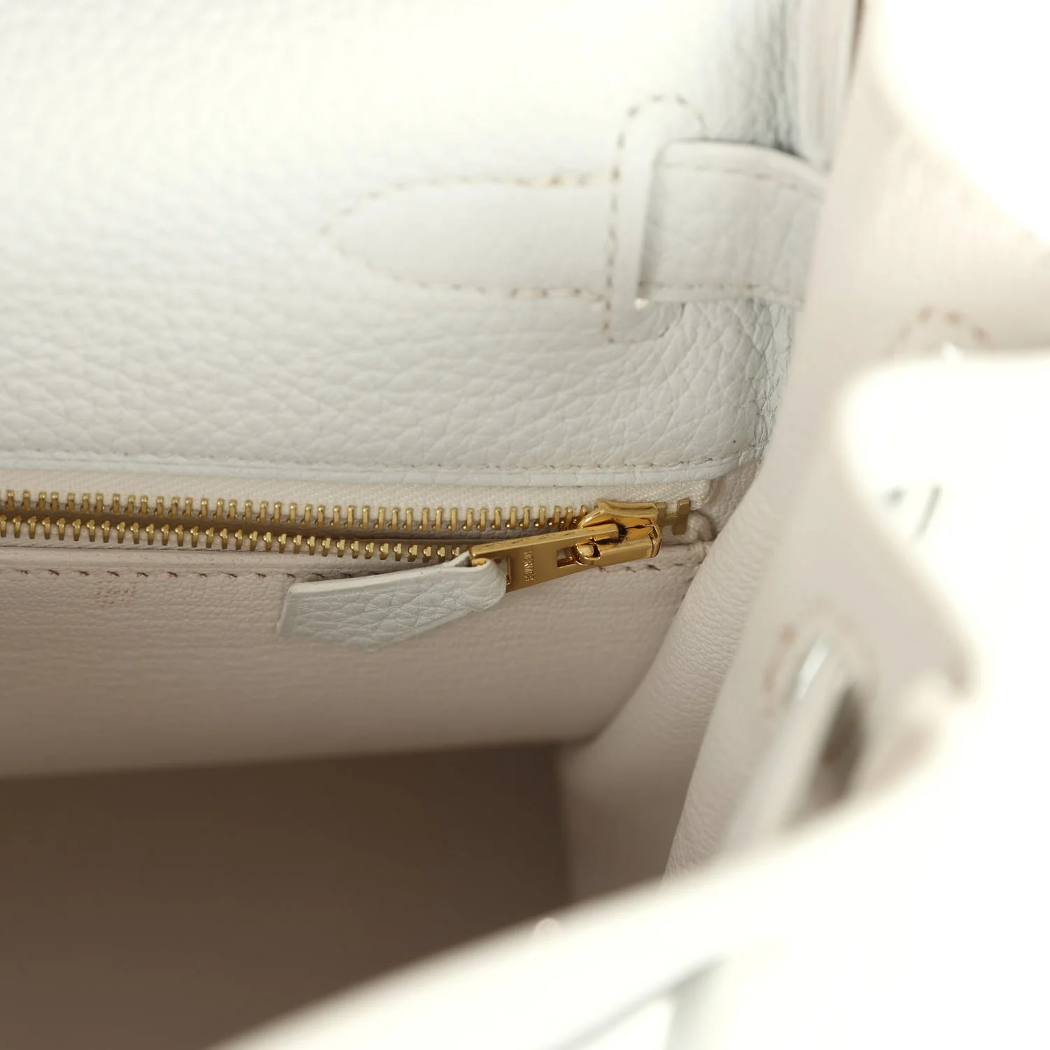Hermes Kelly Retourne 28 White Clemence Gold Hardware
