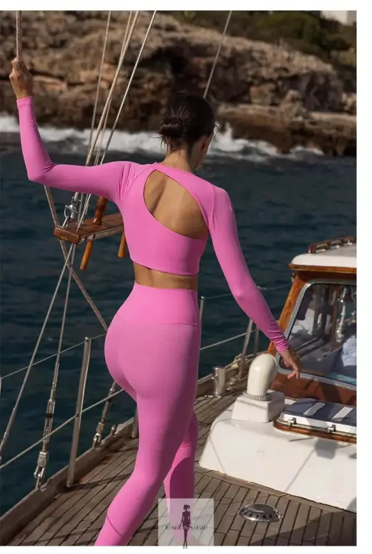 New Pilates Crop Top and Leggings