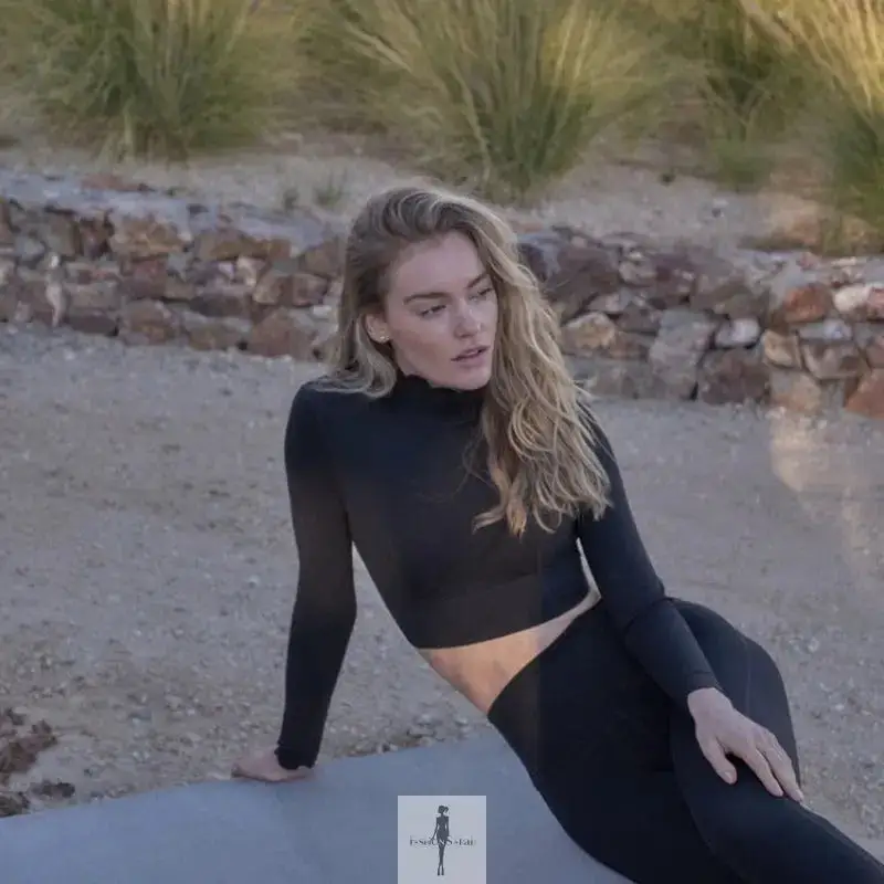 Backless Top and Lifting Leggings