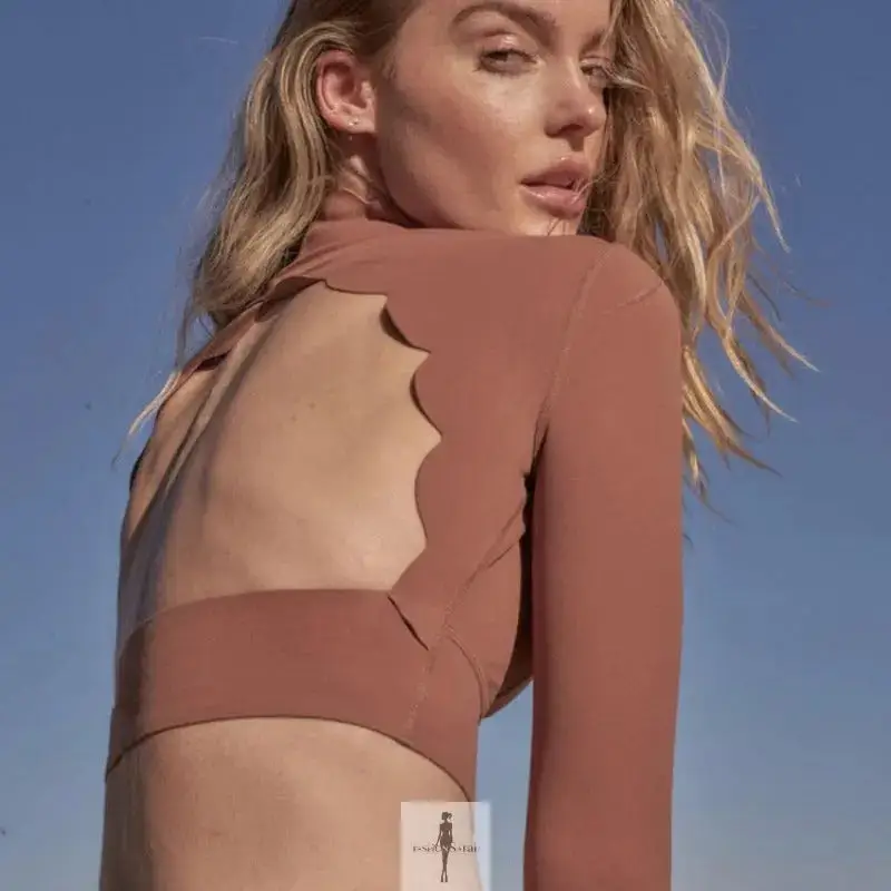 Backless Top and Lifting Leggings