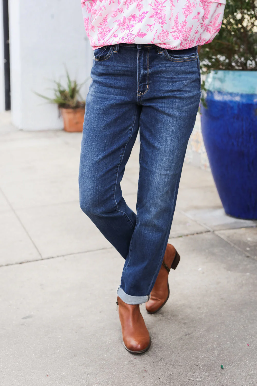 Mid Rise Cuffed Boyfriend Straight Leg Jeans (Open Pack)