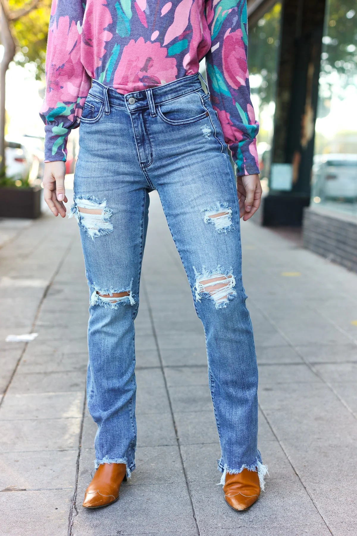 Medium Wash Mid Rise Distressed Straight Leg Jeans (Open Pack)