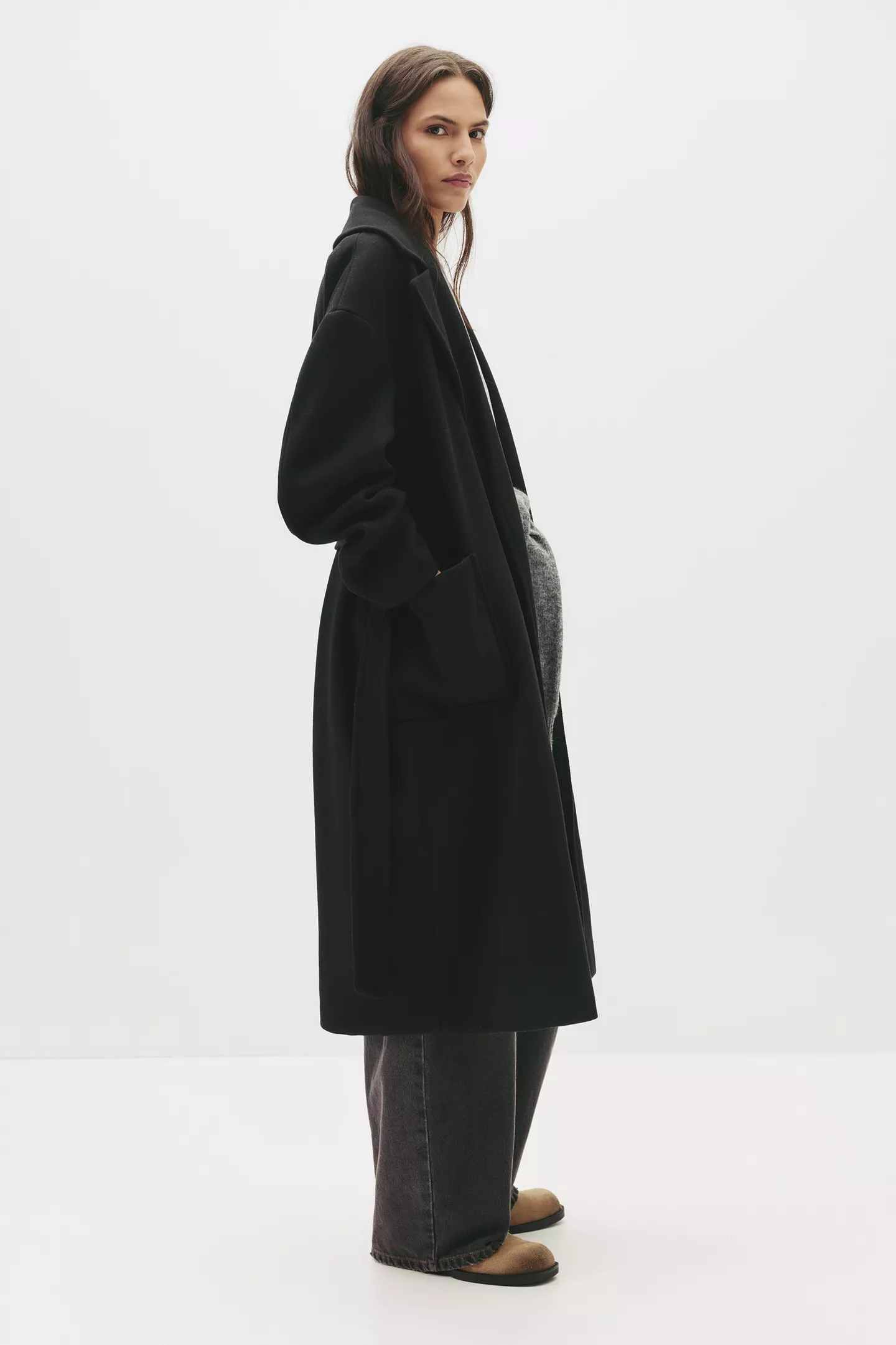 Long felt coat with belt