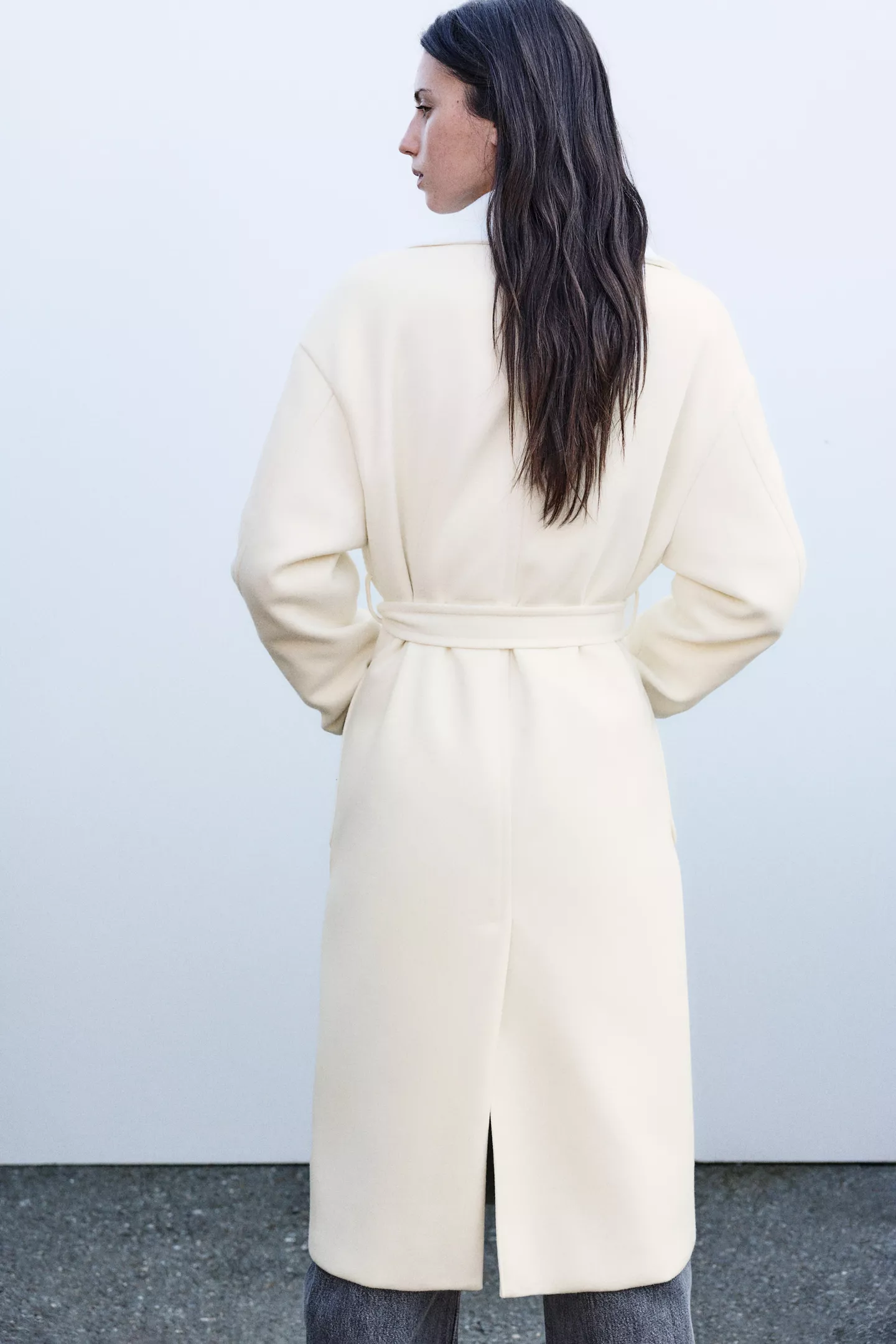 Long felt coat with belt