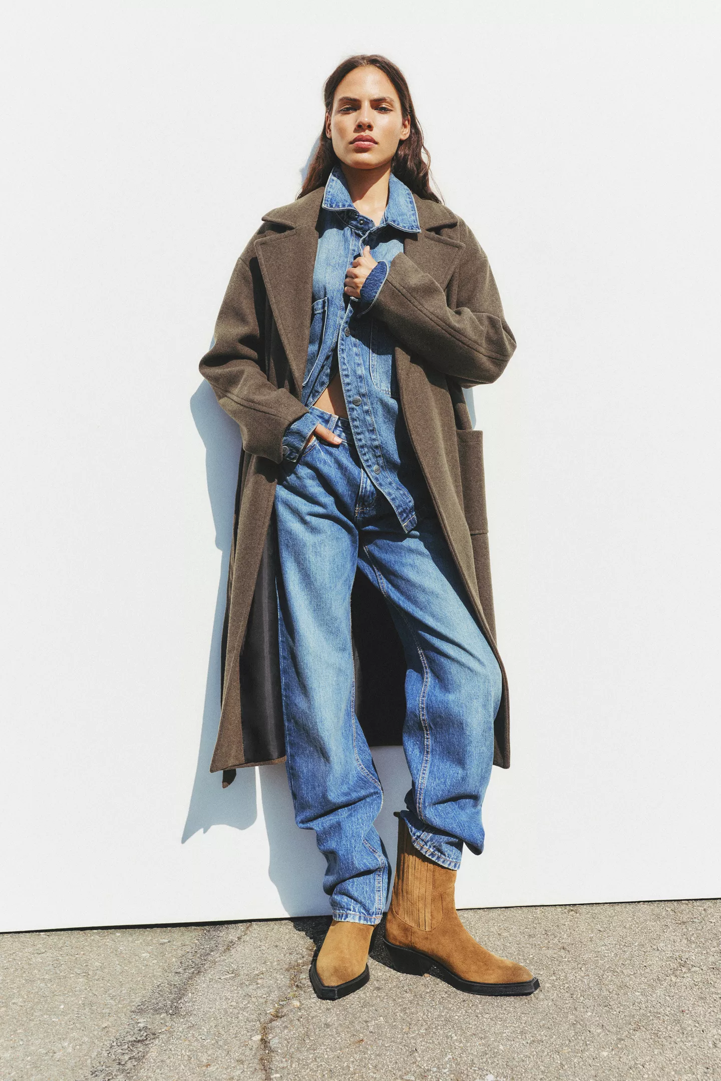 Long felt coat with belt