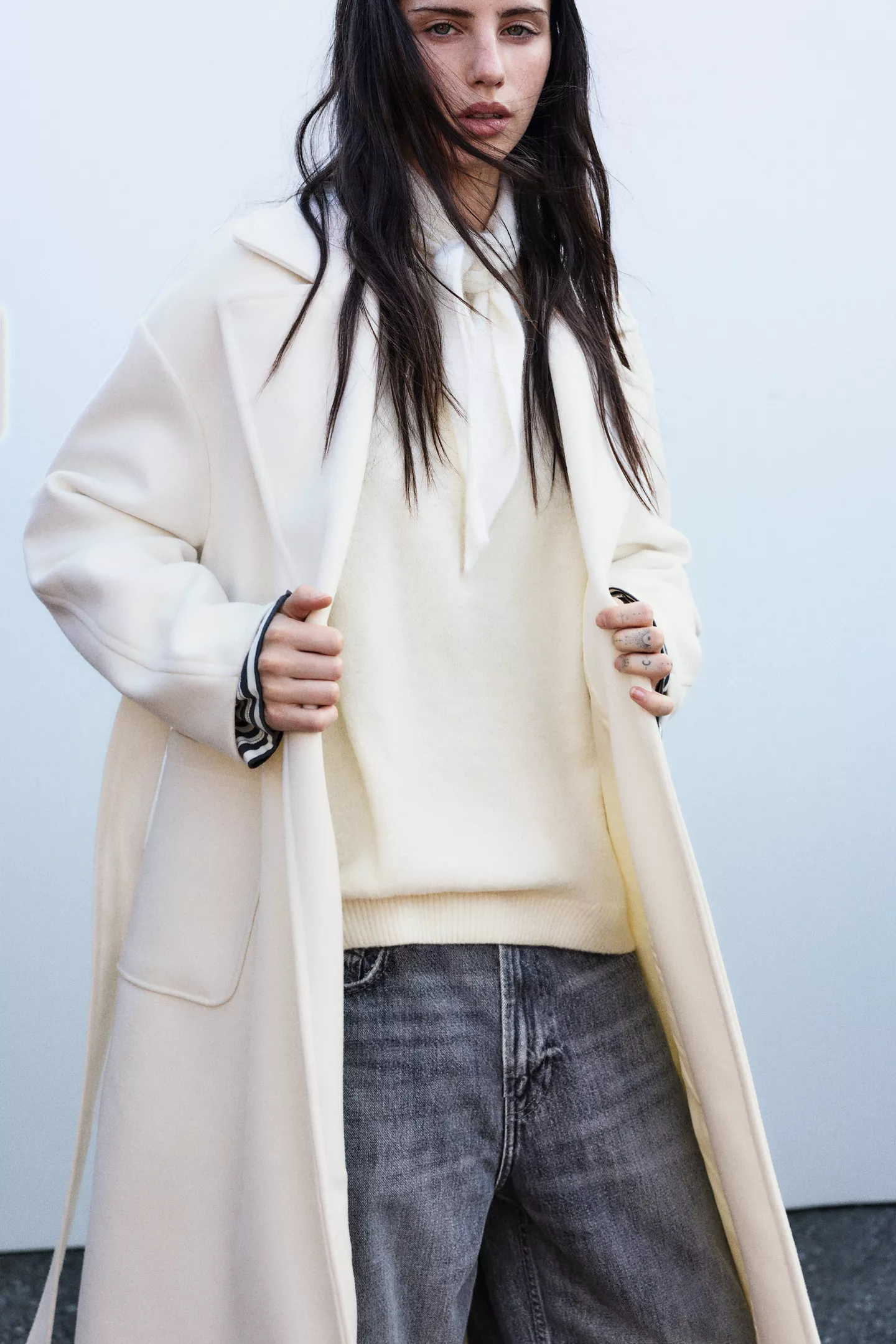 Long felt coat with belt