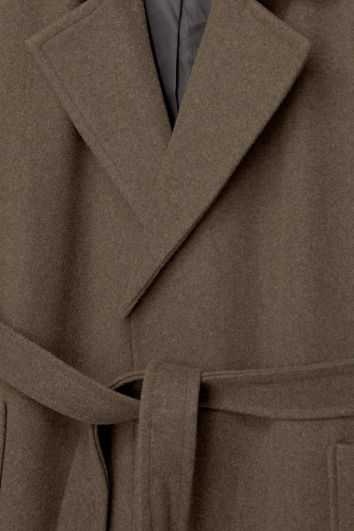 Long felt coat with belt