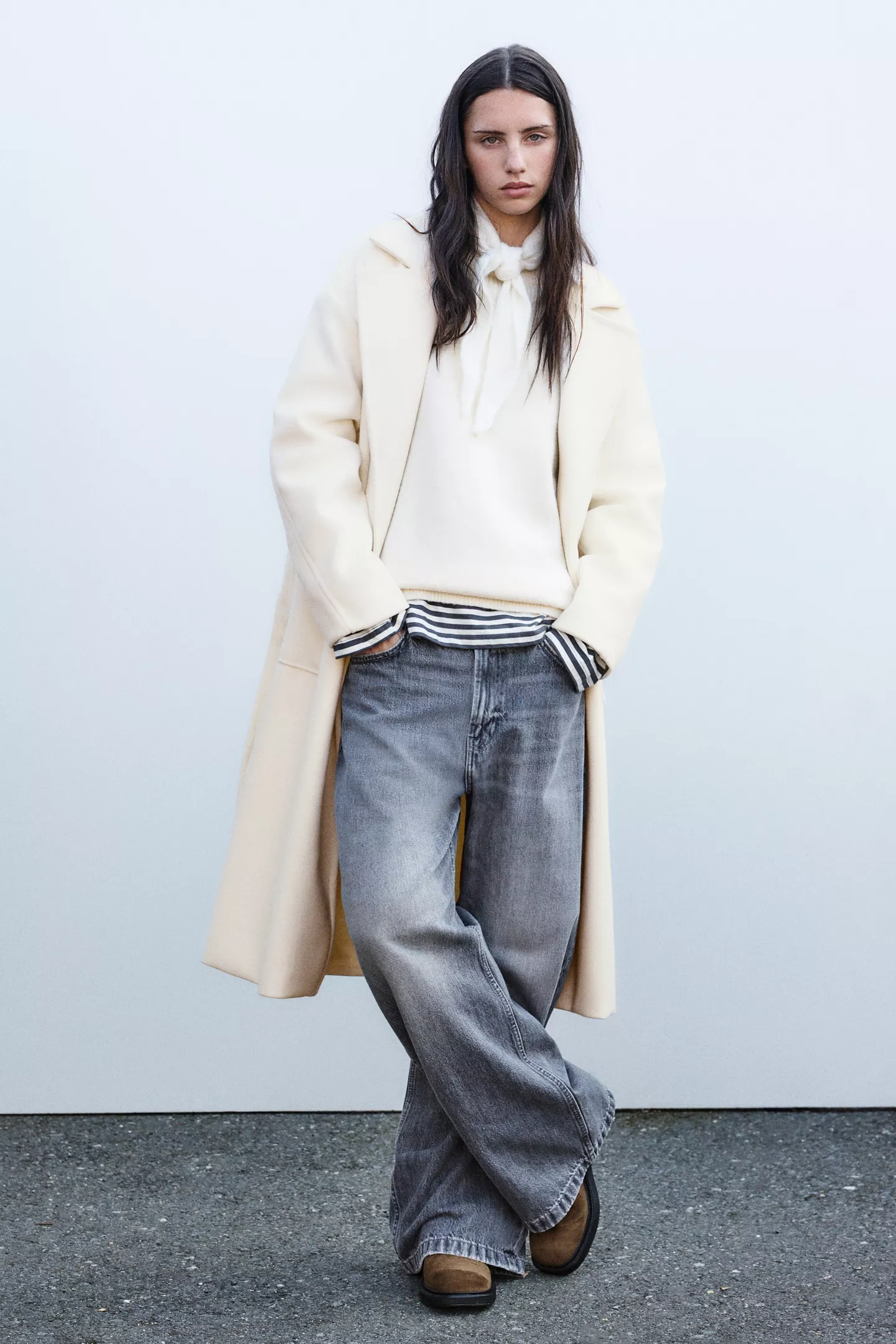 Long felt coat with belt