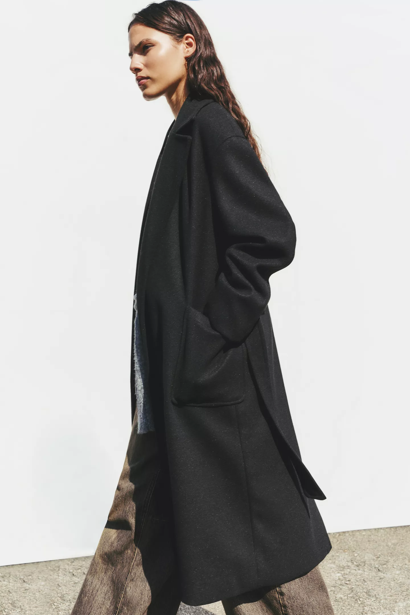 Long felt coat with belt